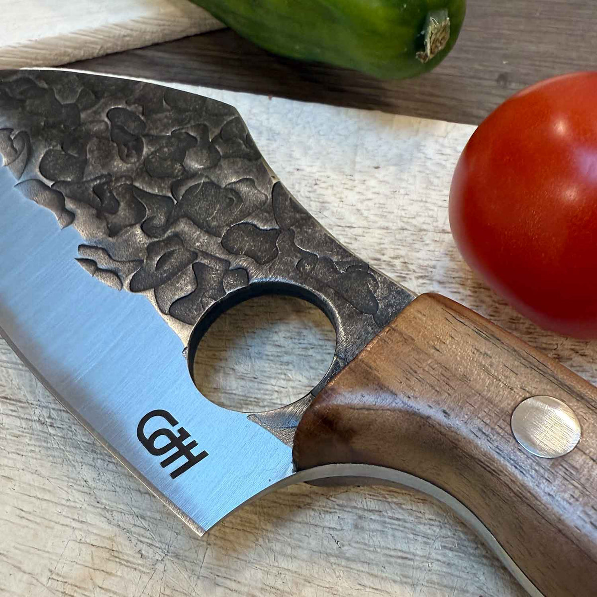 Herbertz CJH Outdoor Kochmesser – Robustes Küchenmesser mit Walnussholzgriff – Detailansicht