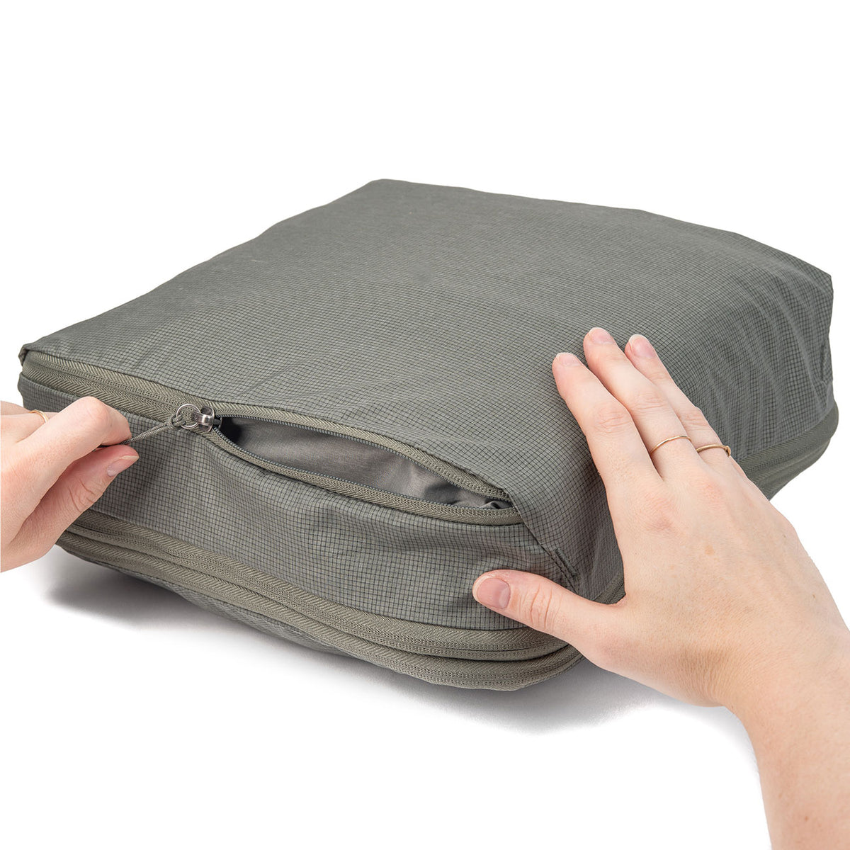 Peak Design Packing Cubes 18L – Packwürfel mit Kompressionsfunktion – Detailansicht