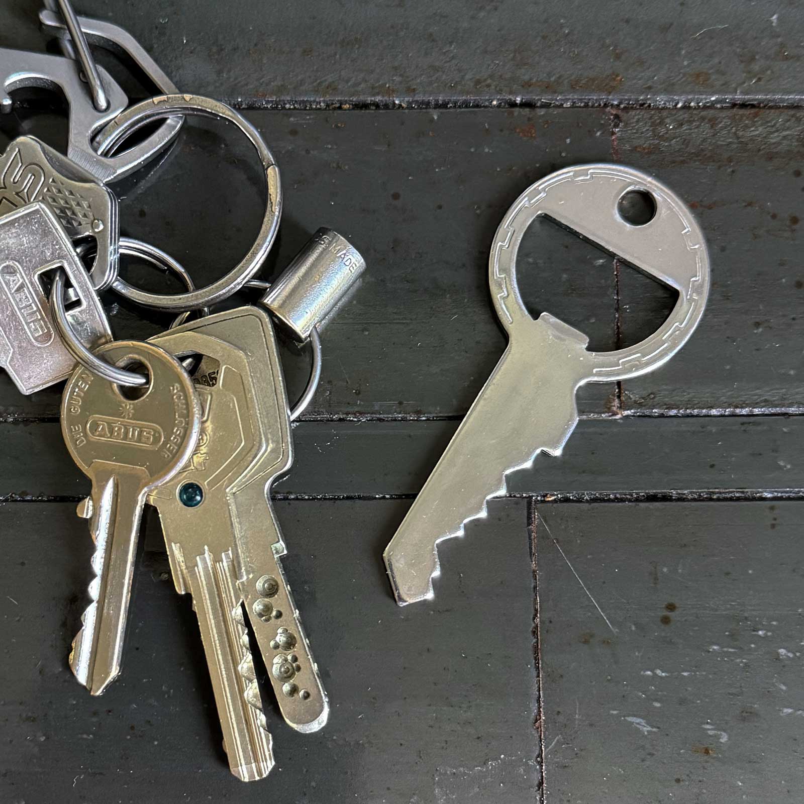 ABUS Flaschenöffner – Produktansicht – Detailansicht 2
