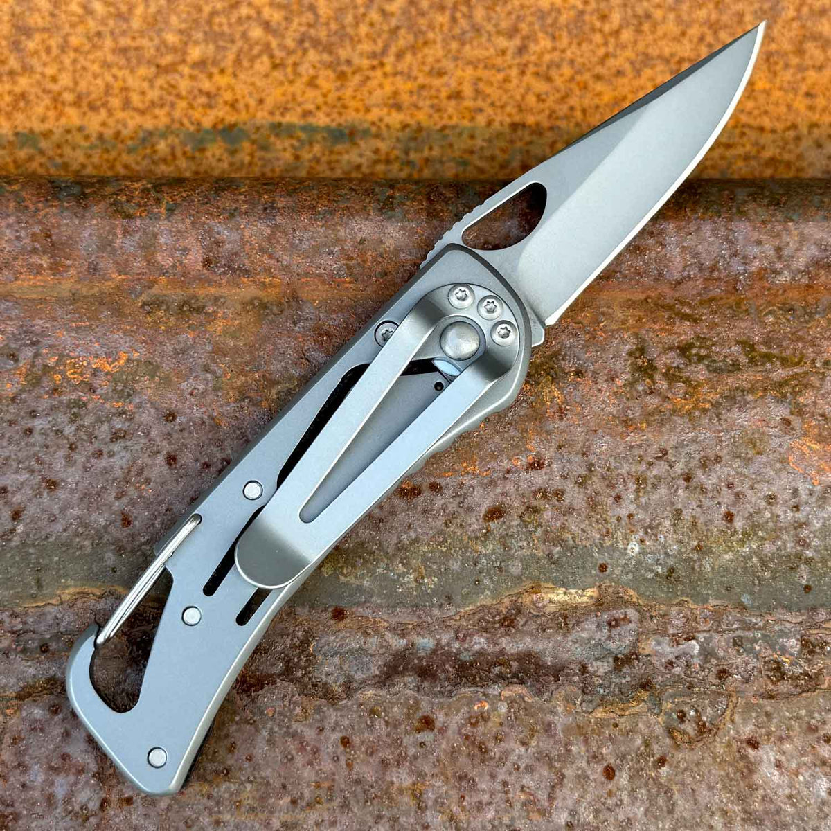 BlackFox F-434 G10 – kompaktes Taschenmesser mit Clip & Karabiner – Detailansicht