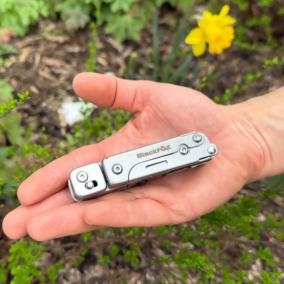 BlackFox Solver – Multitool aus Edelstahl mit Clip & großer Schere 13 Funktionen – Detailansicht