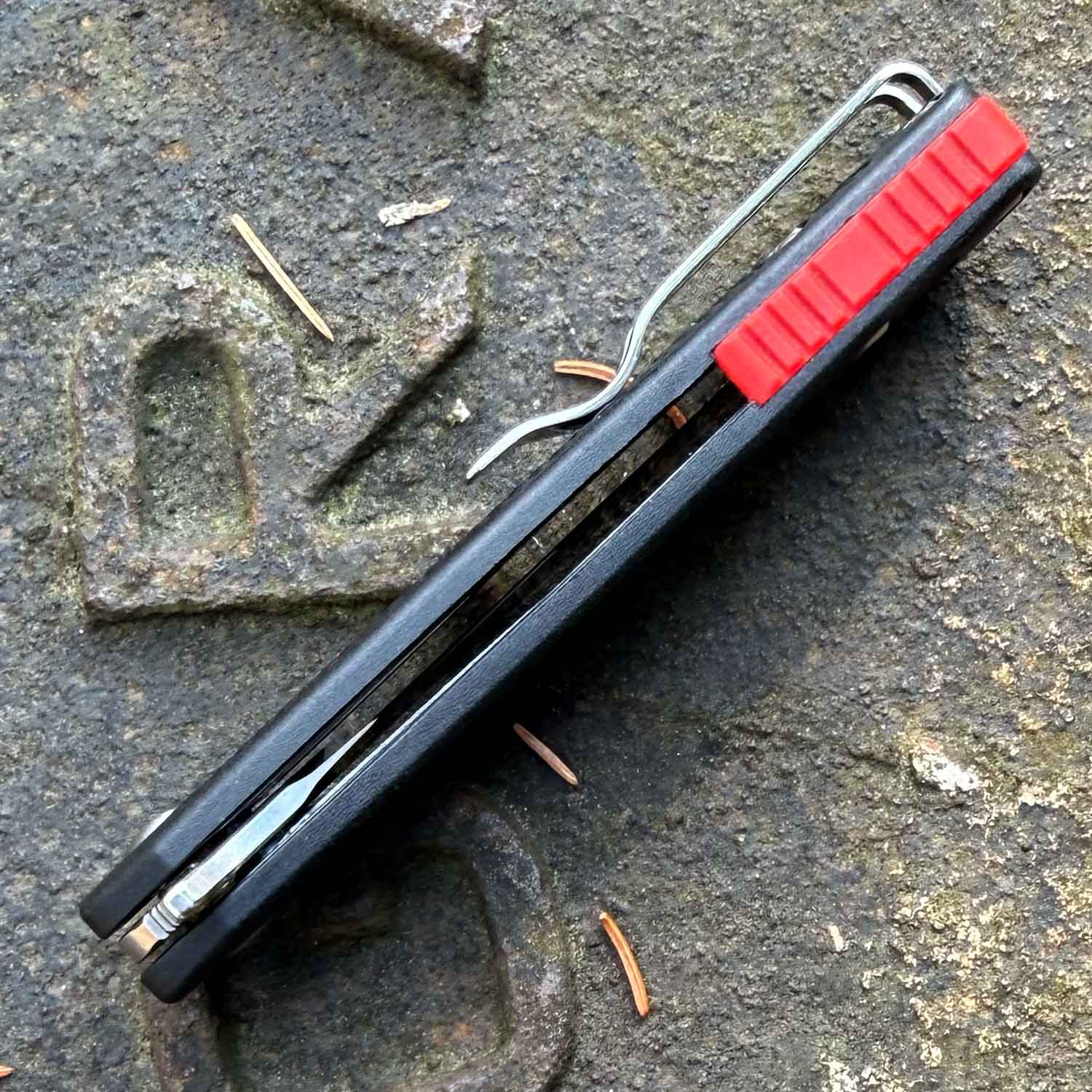 Böker Plus Fire Ant Black – Kompaktes Taschenmesser mit Pinzette und Tip-Up Clip – Detailansicht