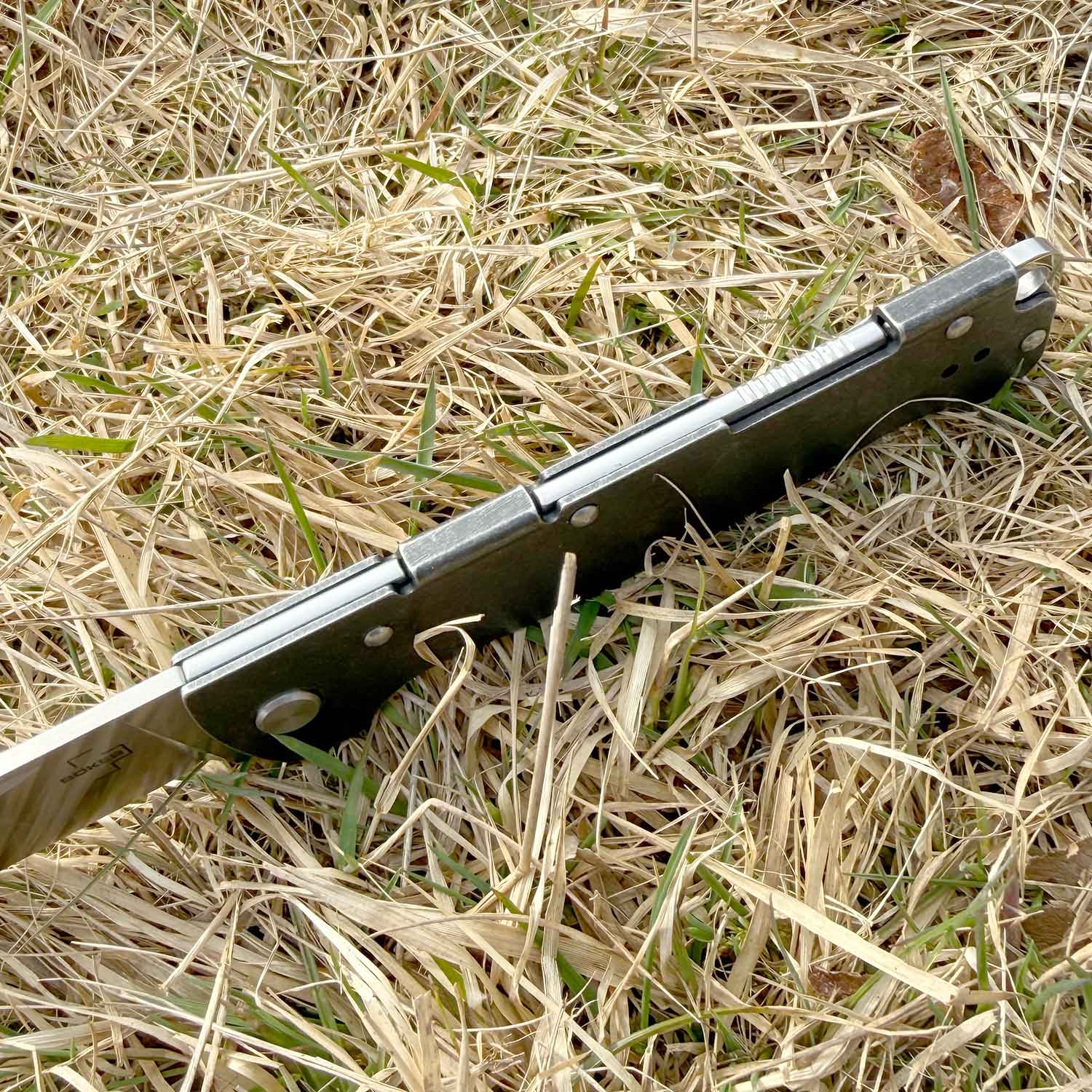 Böker Plus Atlas Backlock Big – Zweihandmesser mit Backlock & Tip-Up Clip – Detailansicht