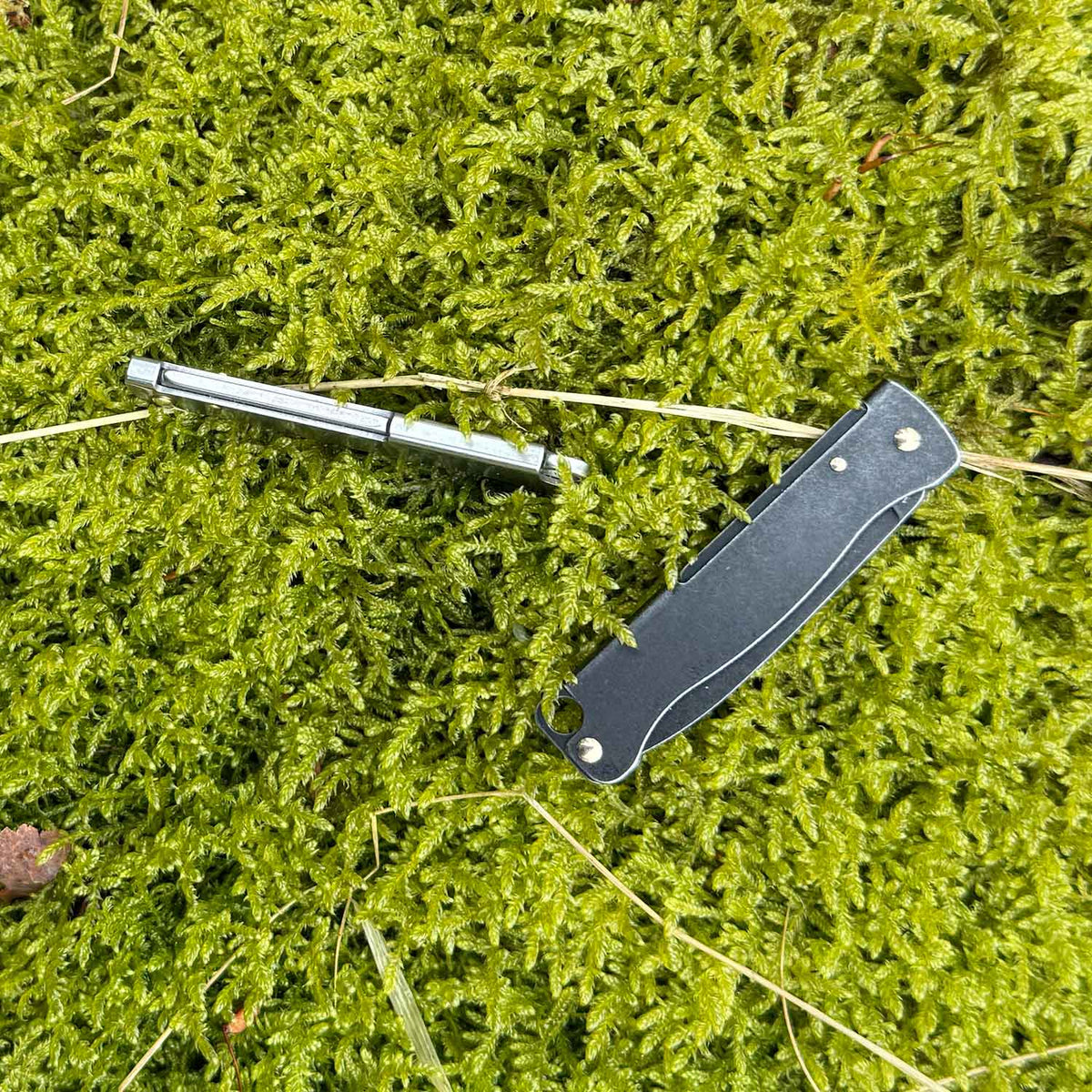 Böker Plus Atlas Mini – Schlüsselbund-Taschenmesser mit Slipjoint – Detailansicht