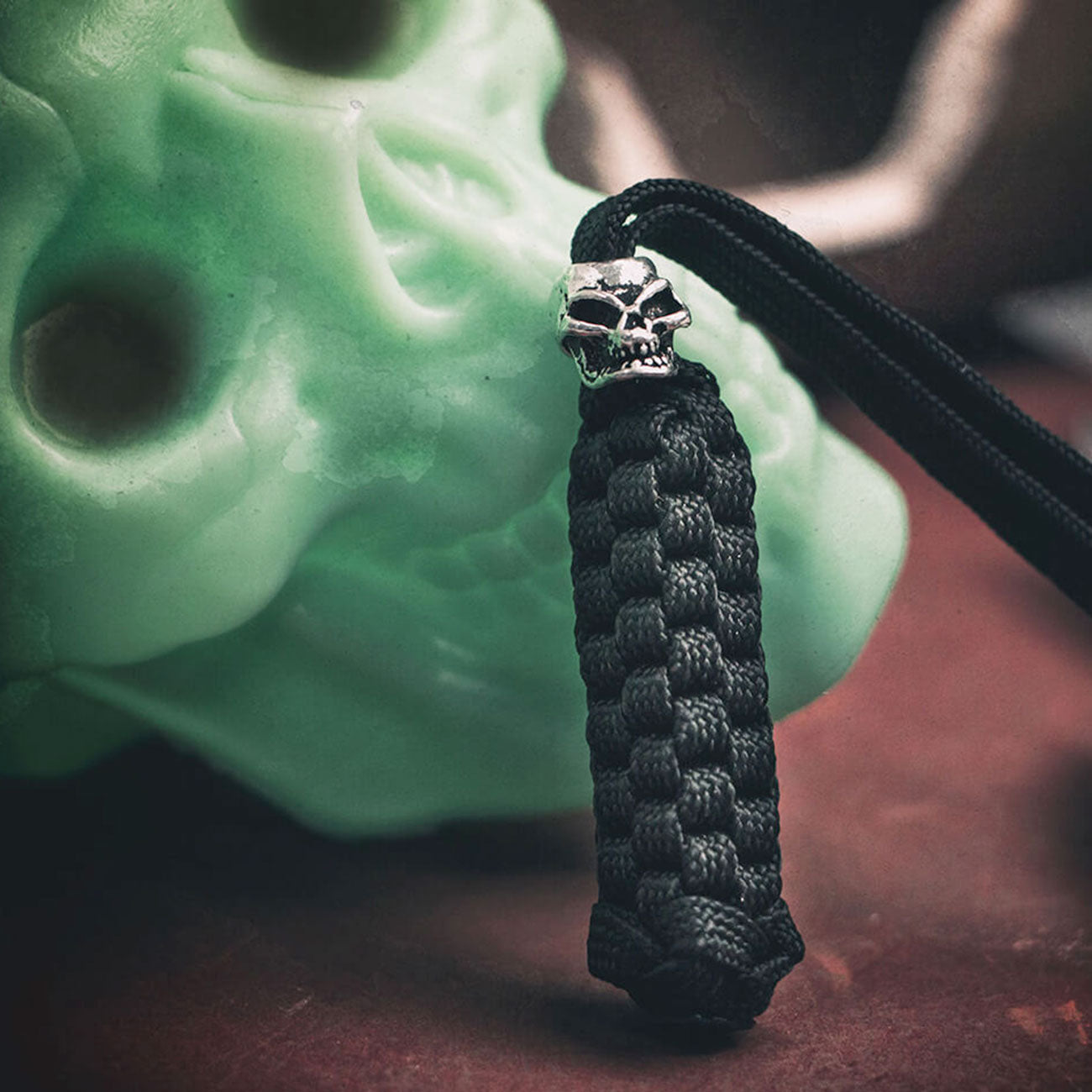Böker Plus Black Skull Lanyard - Trageschlaufe schwarz – Detailansicht