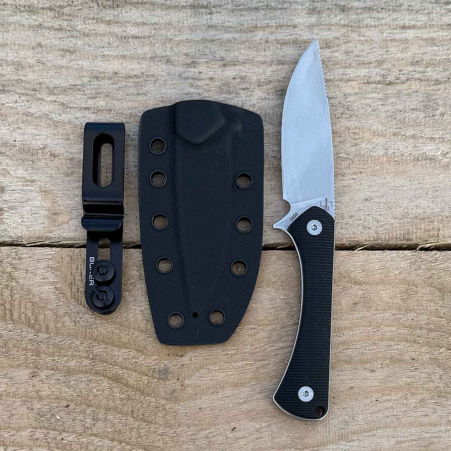 Böker Plus Brasa – Robustes Outdoor- und Jagdmesser mit Kydexscheide & Clip – Detailansicht