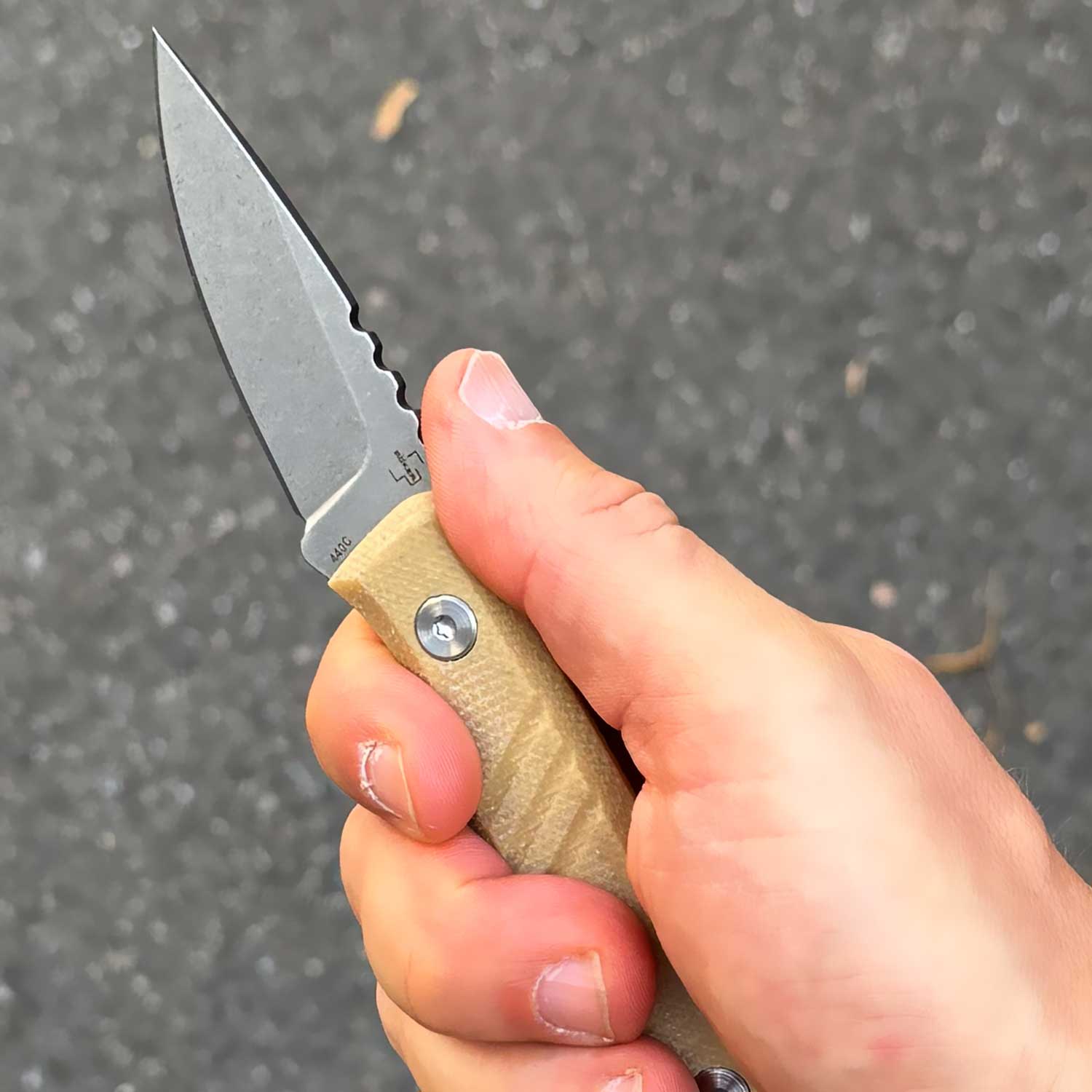 Böker Plus Five Point Nine – Kompaktes Neck Knife mit Kydexscheide und Gürtelclip – Detailansicht