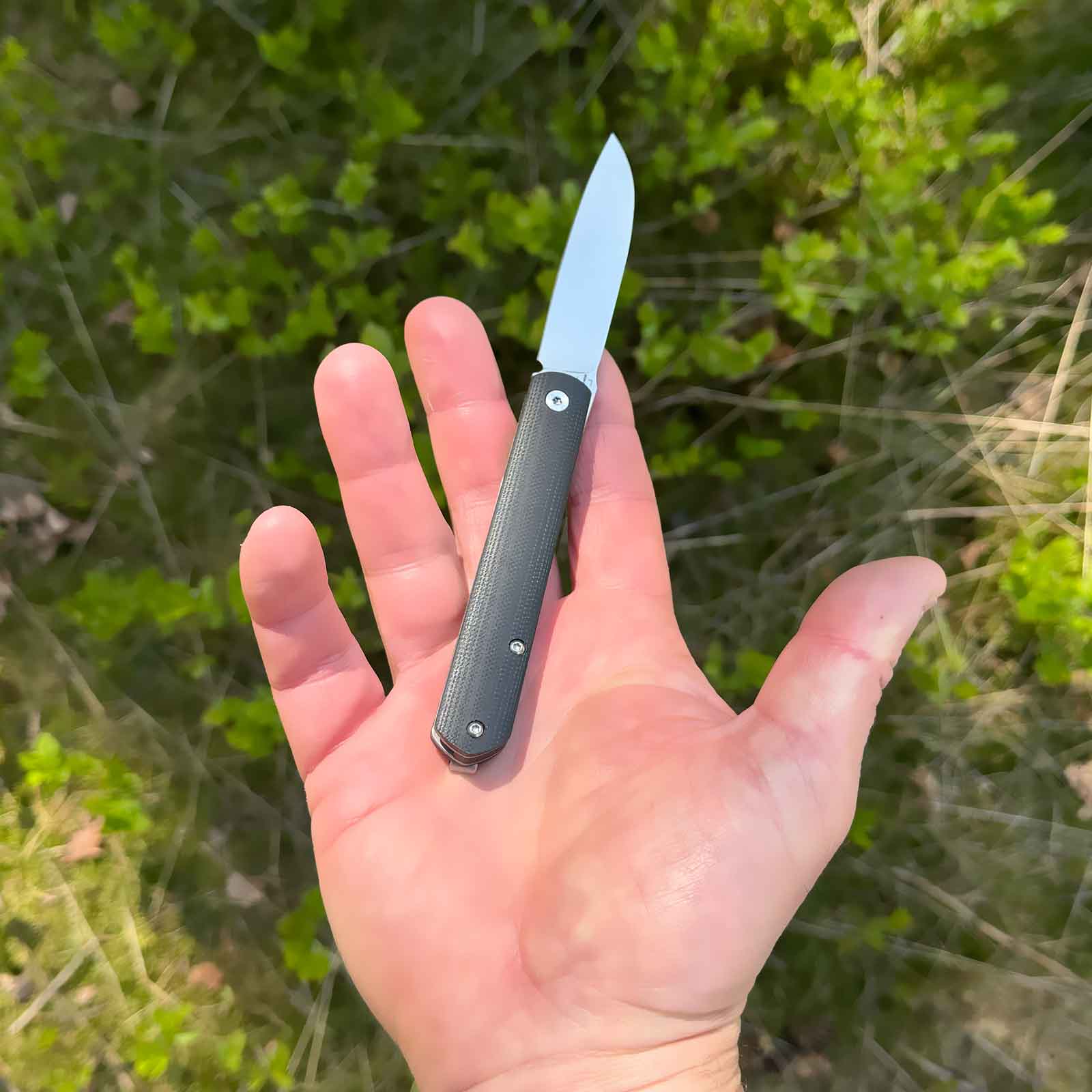 Böker Plus Fructis Taschenmesser – Größenvergleich in der Hand