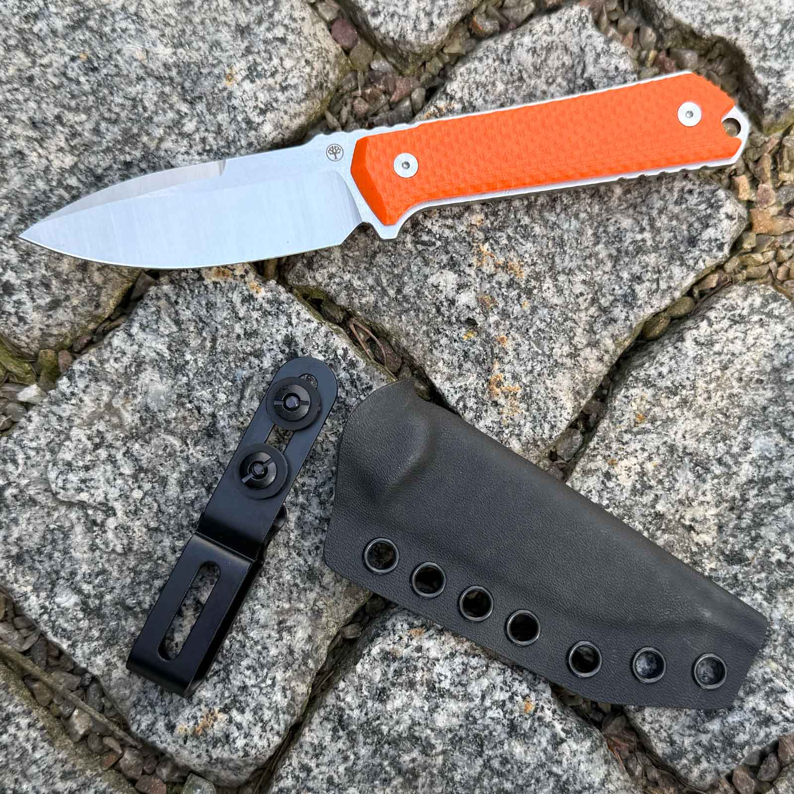 Böker Kiboku G10 Fahrtenmesser in orange - Detailansicht Kydexscheide