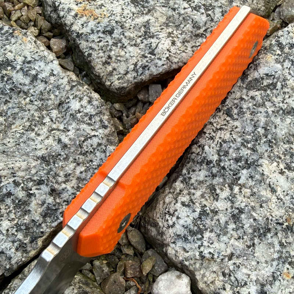 Böker Kiboku G10 Fahrtenmesser in orange - Detailansicht Messerrücken