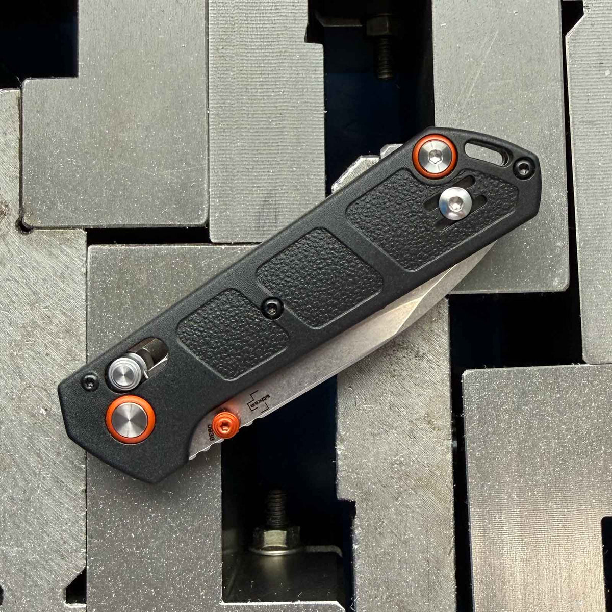 Böker Plus Kihon Compact – Taschenmesser mit Droppoint Klinge, Crossbar Lock und Clip – Messeransicht