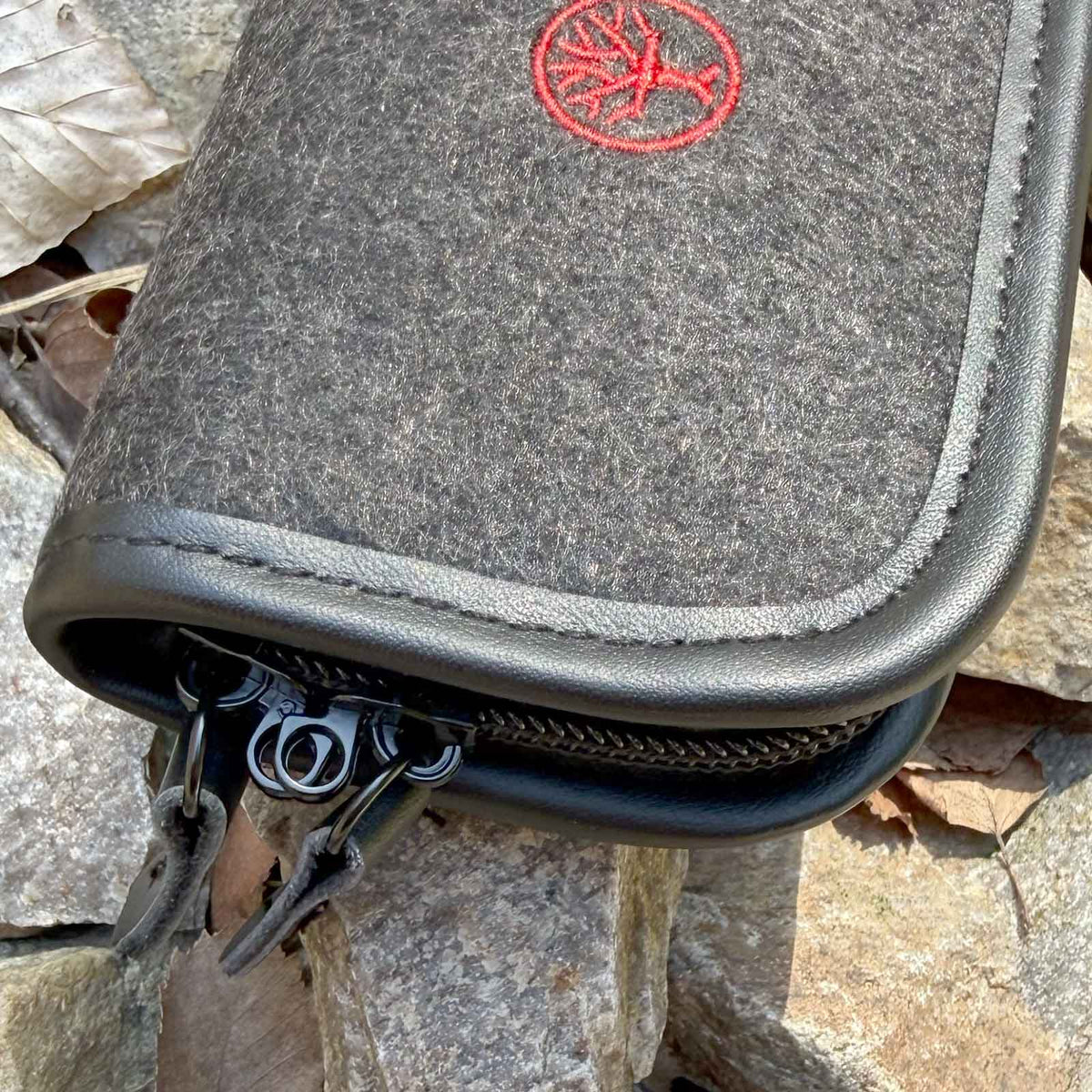 Böker Filz-Etui – Messertasche mit Reißverschluss und Fächern – Produktansicht des Messers – Detailansicht 5