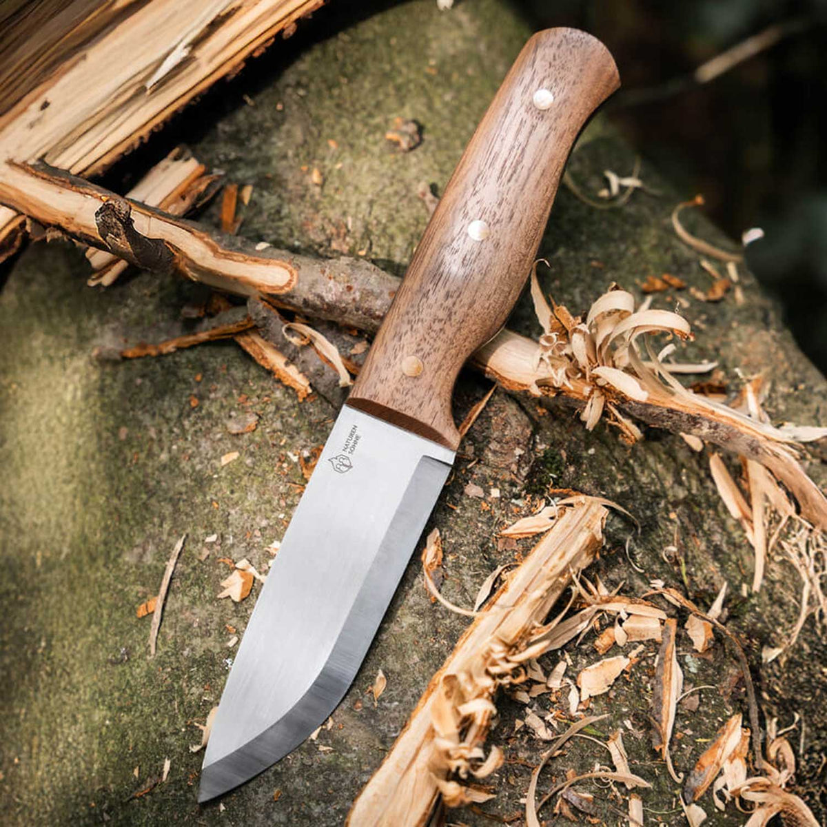 Böker Naturensöhne MK. III - Outdoormesser mit Walnussgriff & Lederscheide