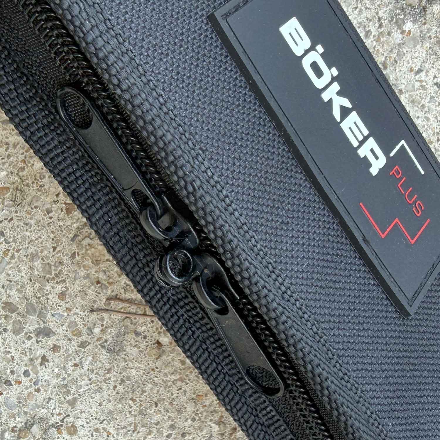 Böker Plus Nylon-Etui – Organizer für Taschenmesser mit Innenfächern – Detailansicht