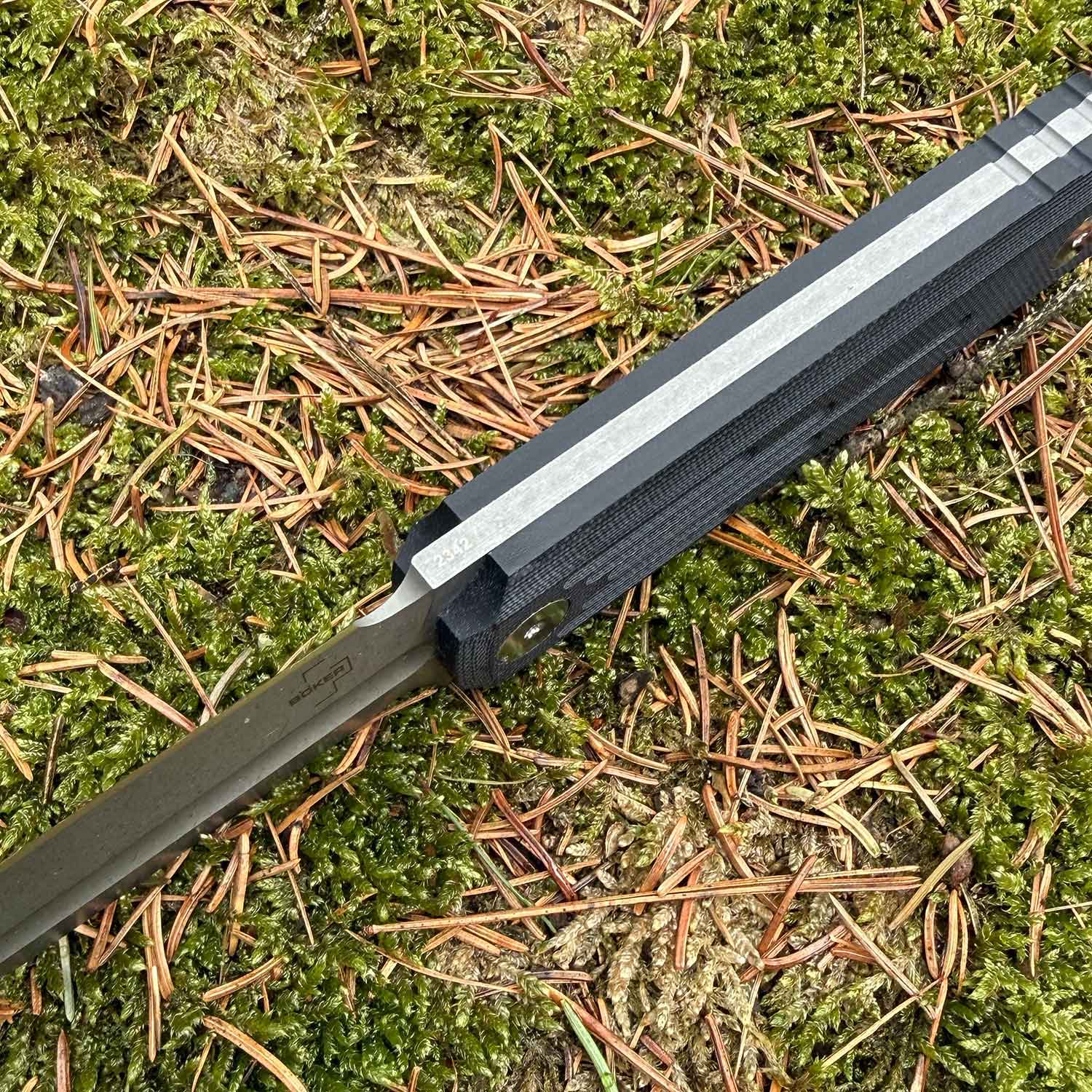 Böker Plus Omerta Fahrtenmesser – feststehendes Messer mit Kydexscheide – Detailansicht