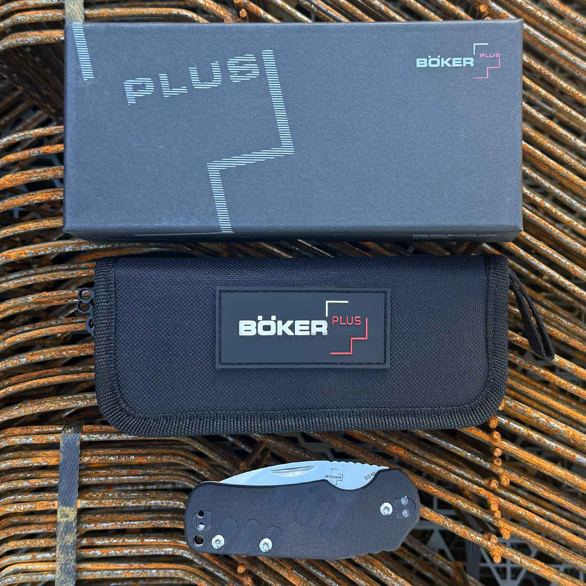 Böker Plus Worldwide – Legales Slipjoint-Messer mit G10 Griff und Gürtelclip – Detailansicht