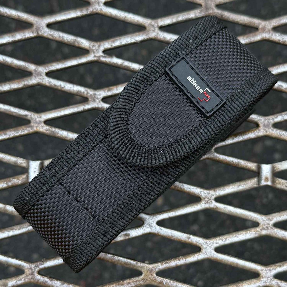 Böker Plus Specialist Half-Tool – Kompaktes Multitool mit Bithalter & Holster – Detailansicht