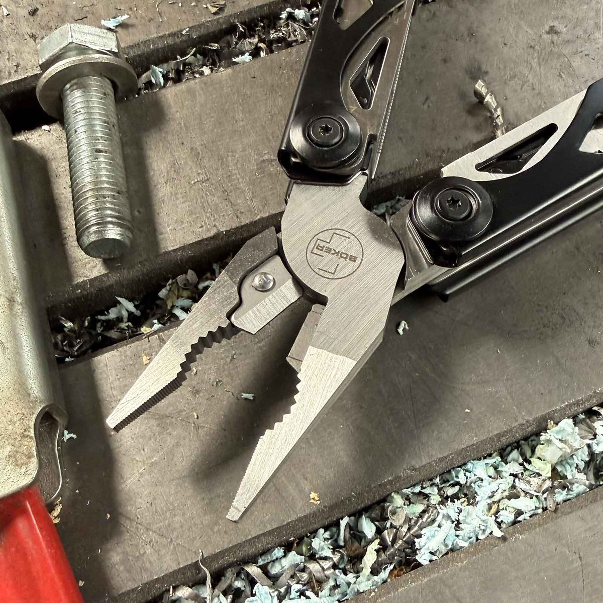 Böker Plus Specialist II Multitool mit 13 Funktionen und Nylonetui – Produktansicht des Messers – Detailansicht 3