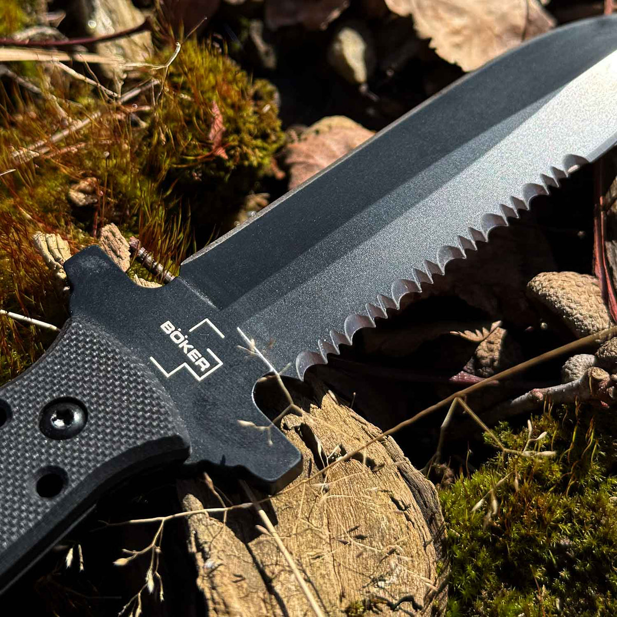 Böker Plus Steel-Mariner - Tauchermesser mit titanbeschichteter Klinge & Kydexscheide – Detailansicht