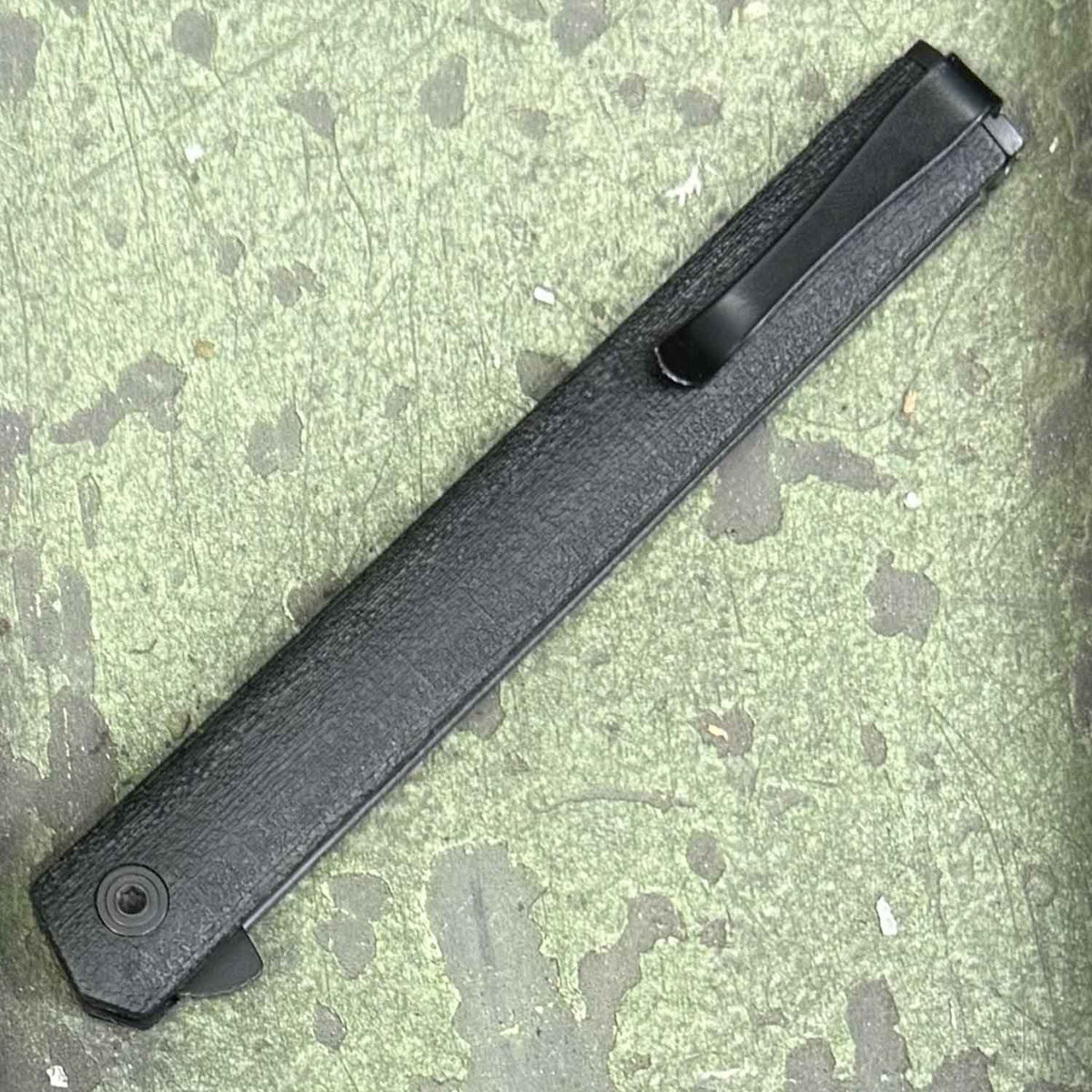 CRKT CEO Black – Schlankes EDC Taschenmesser mit AUS-8 Klinge und Tip-Down Clip – Detailansicht