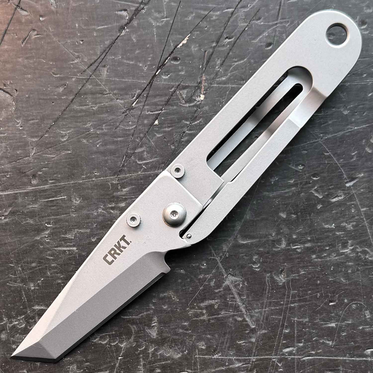CRKT K.I.S.S. – Schlankes Taschenmesser mit Tanto-Klinge und Tip-Up Clip – Detailansicht