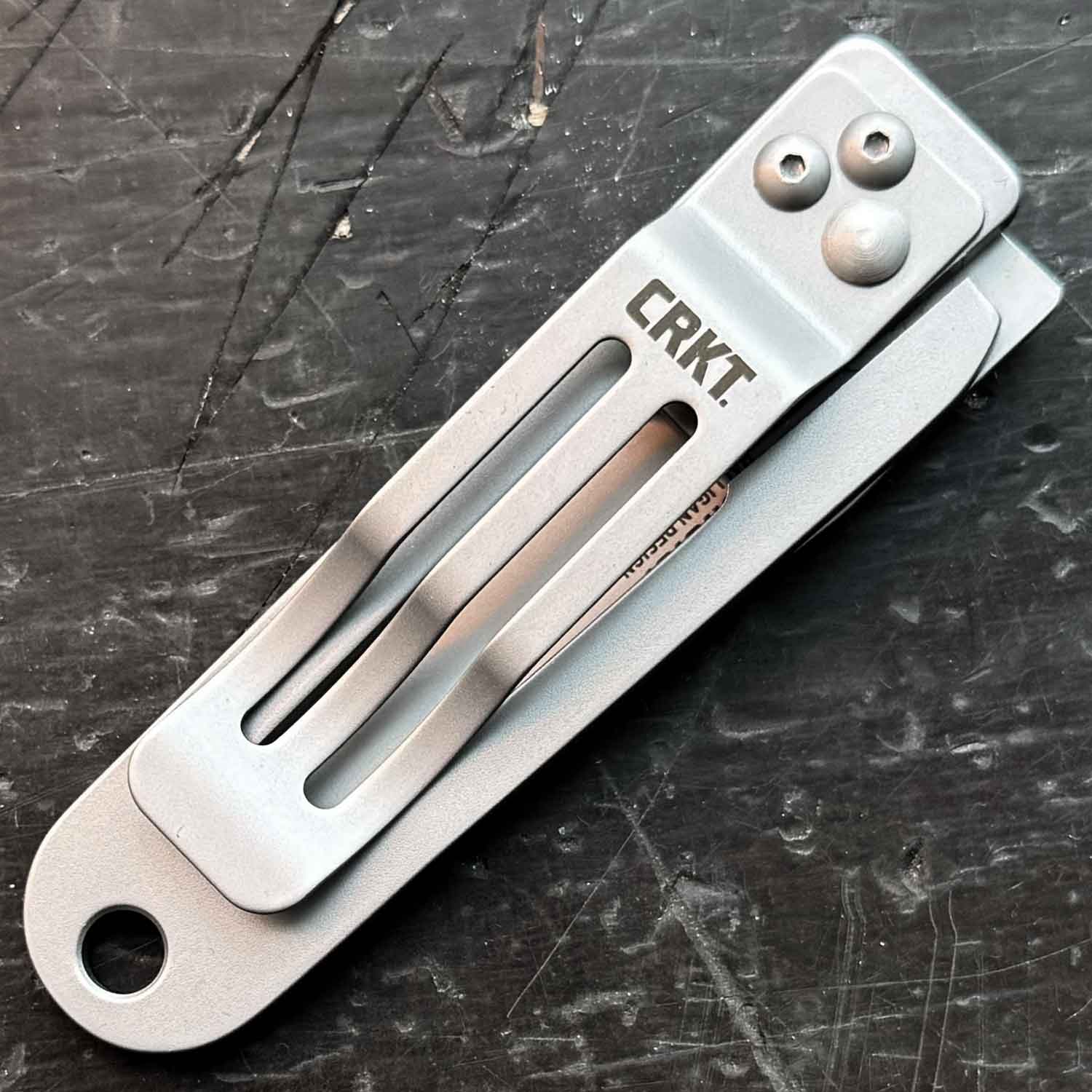 CRKT K.I.S.S. – Schlankes Taschenmesser mit Tanto-Klinge und Tip-Up Clip – Detailansicht