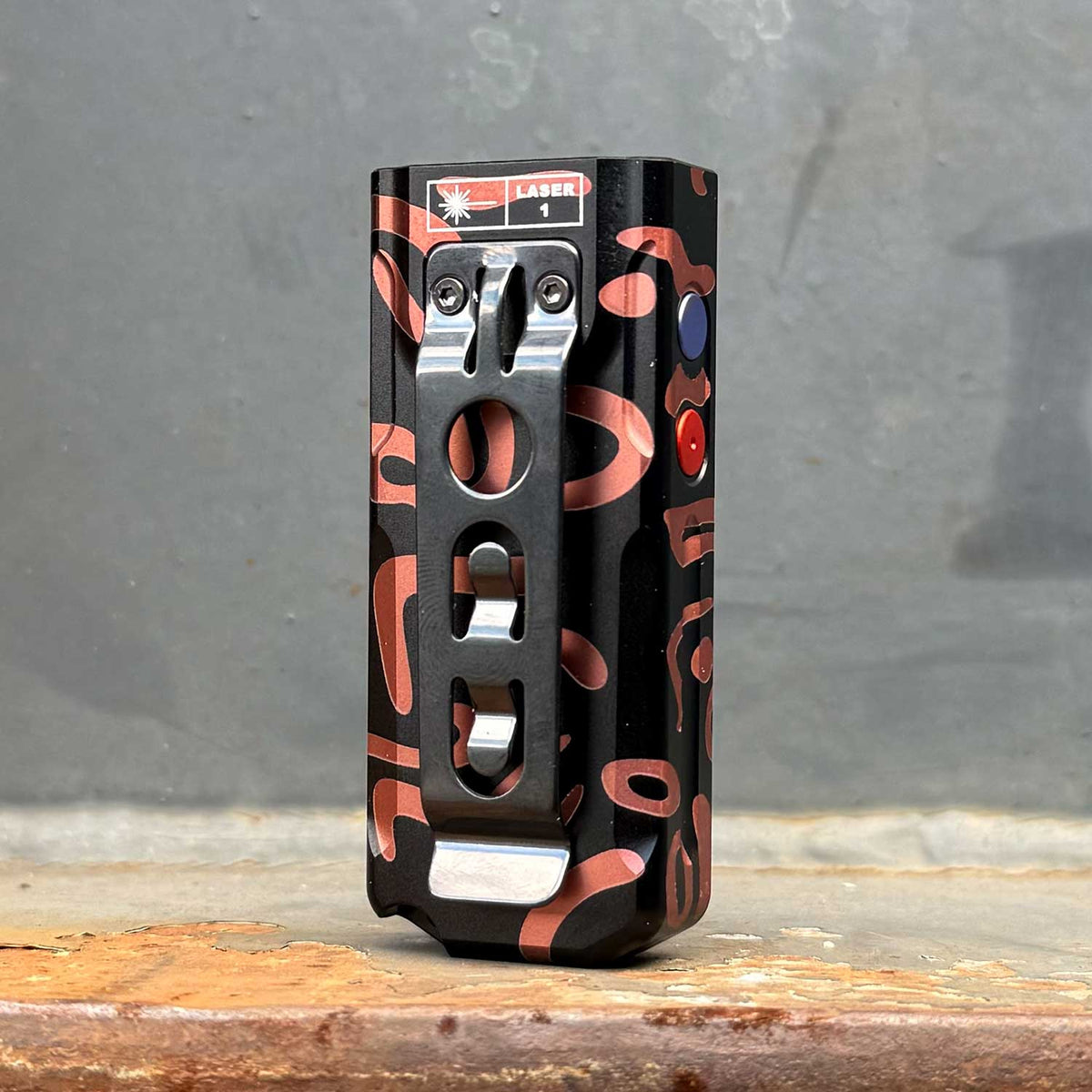 Fenix E06R – Schlüsselbundlampe mit 700 lm, UV-Licht & rotem Laser