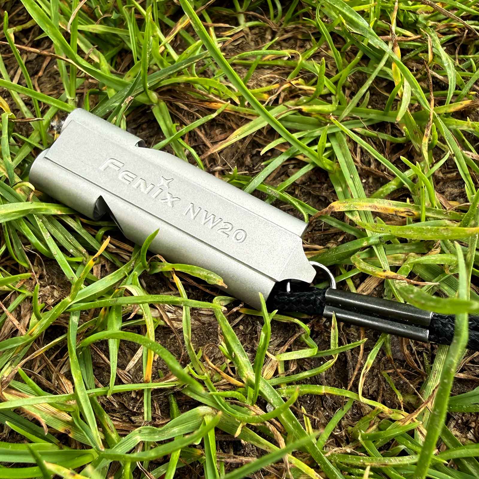 Fenix NW20 Signalpfeife - extrem laute Notfallpfeife mit 120dB – Signal- und Notfallmodus