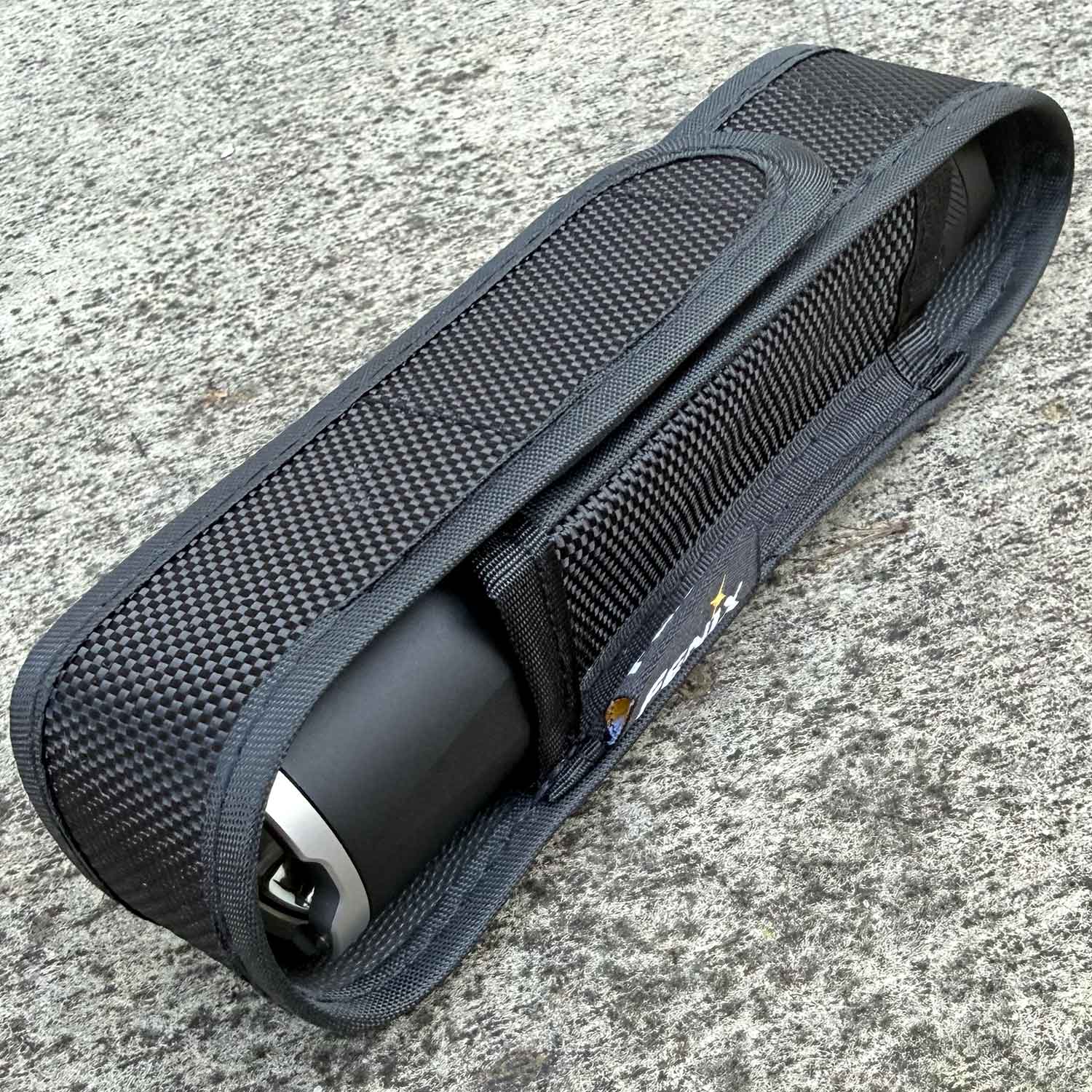 Fenix TK17 – Polizei Taschenlampe 3600 Lumen inkl. 6000mAh USB-C Akku – Detailansicht