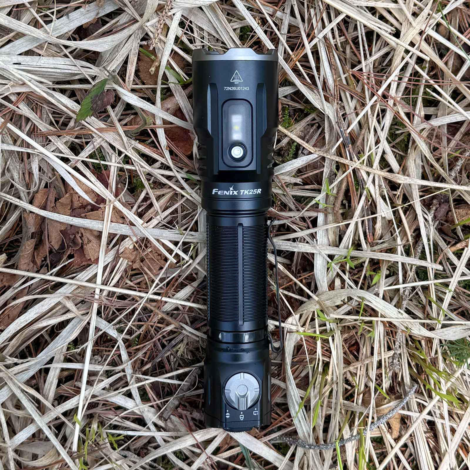 Fenix TK25R Taschenlampe Ansicht von oben