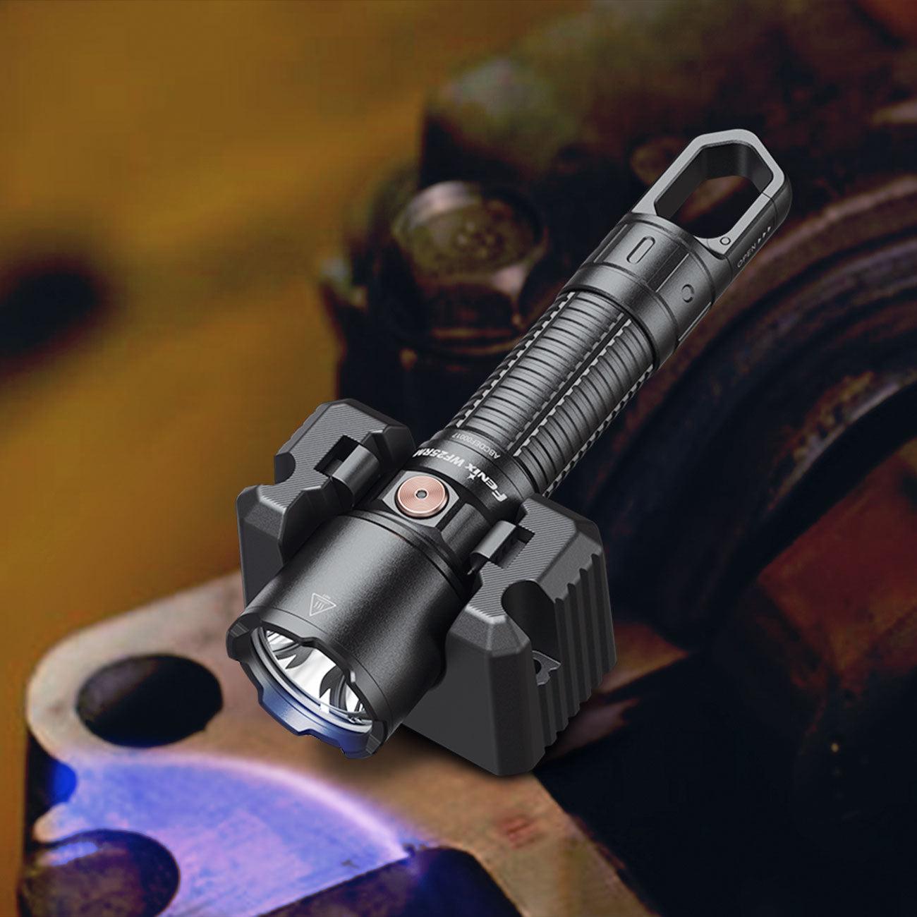 Fenix WF25RM – Polizei Taschenlampe mit Ladestation, 3000 lm, Weiß- & UV-Licht – Leuchtweite, USB-C Ladefunktion