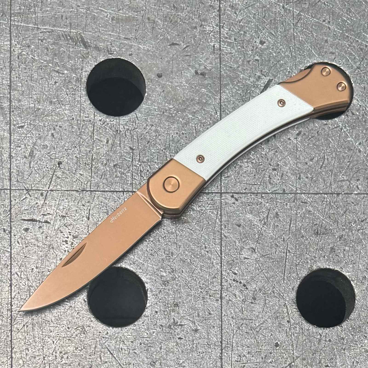 Herbertz Rosengold Taschenmesser Medium – D2-Klinge, Titanbeschichtung & G10-Griff – Produktbild