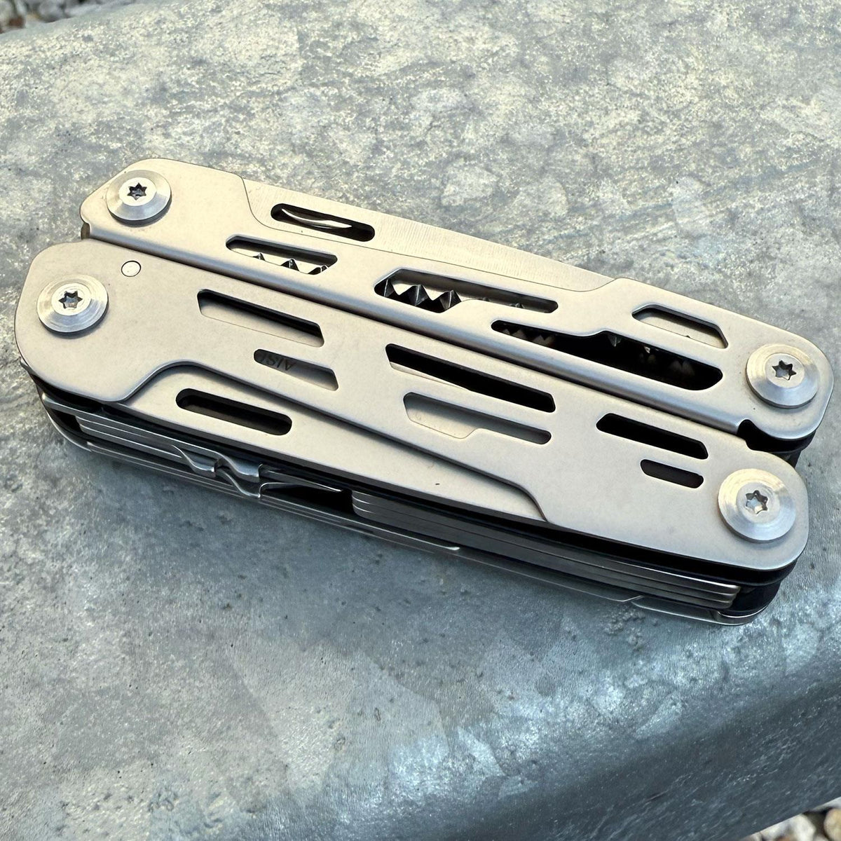 Herbertz Multitool mit Säge, Schere, Tasche uvm.