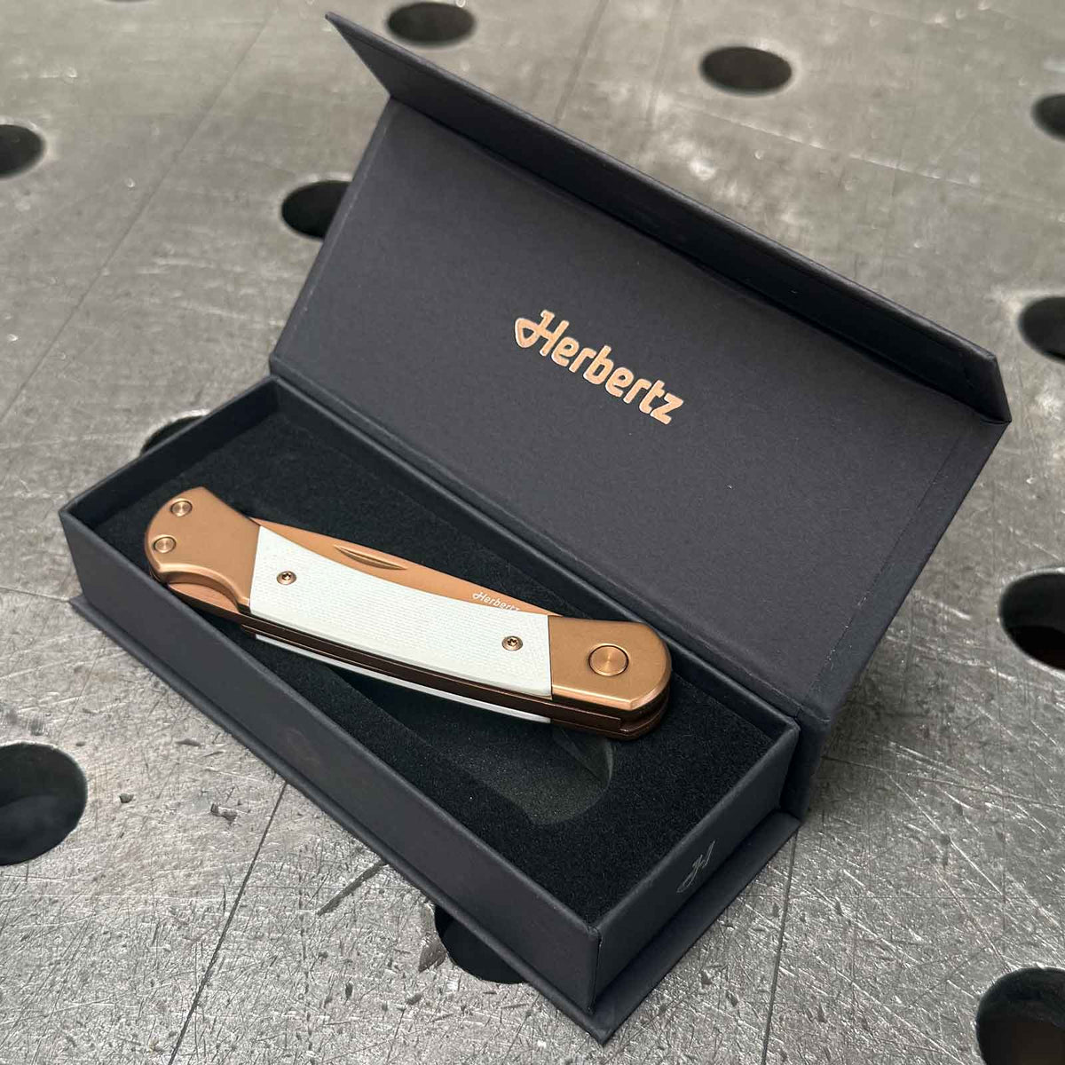 Herbertz Rosengold Taschenmesser Medium – D2-Klinge, Titanbeschichtung & G10-Griff – mit Tasche