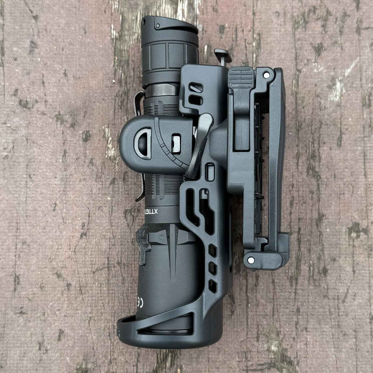 Klarus XT11GT Pro V3 TacMaster Taschenlampe – Etui und Tragezubehör / taktische Anwendung