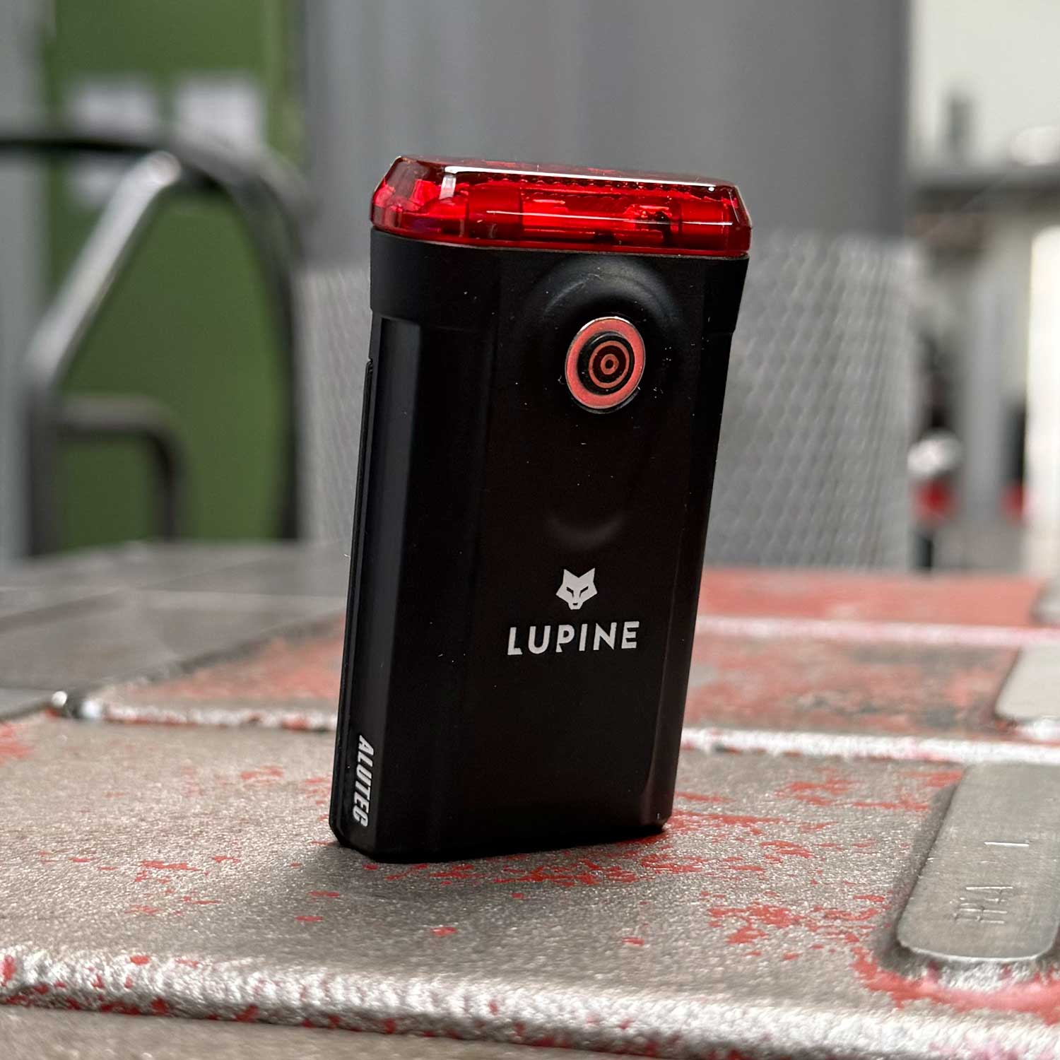 Lupine C14 Mag StVZO – Fahrrad Rücklicht mit Bremslichtfunktion (Modell 2026) – Detailansicht