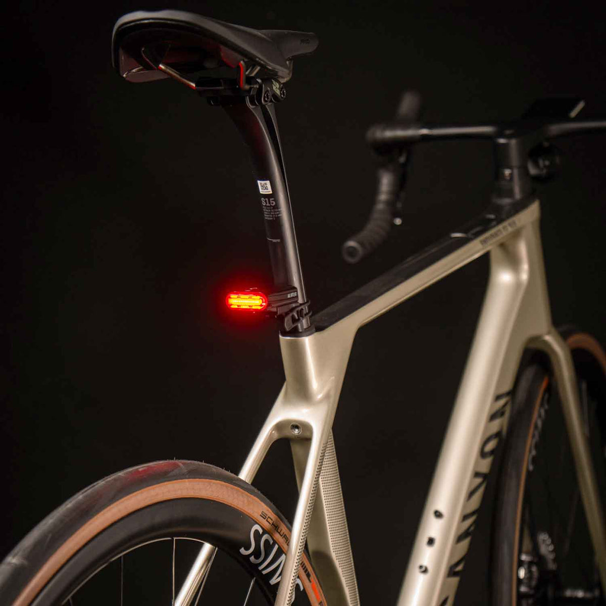 Lupine C14 Mag StVZO – Fahrrad Rücklicht mit Bremslichtfunktion (Modell 2026) – Detailansicht