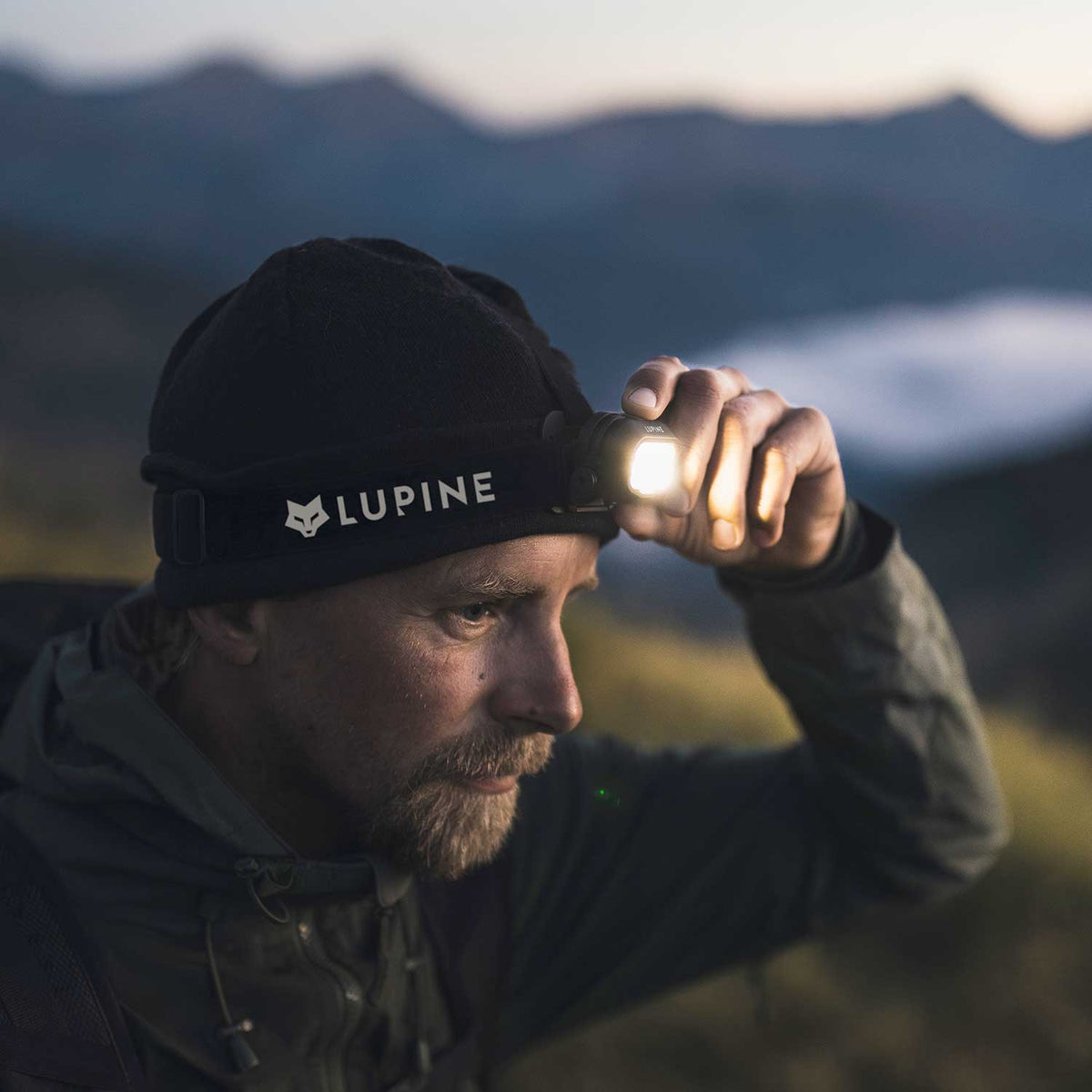 Lupine Penta Pro Stirnlampe mit 3.5 Ah Akku & 1400 Lumen (2026) – Detailansicht
