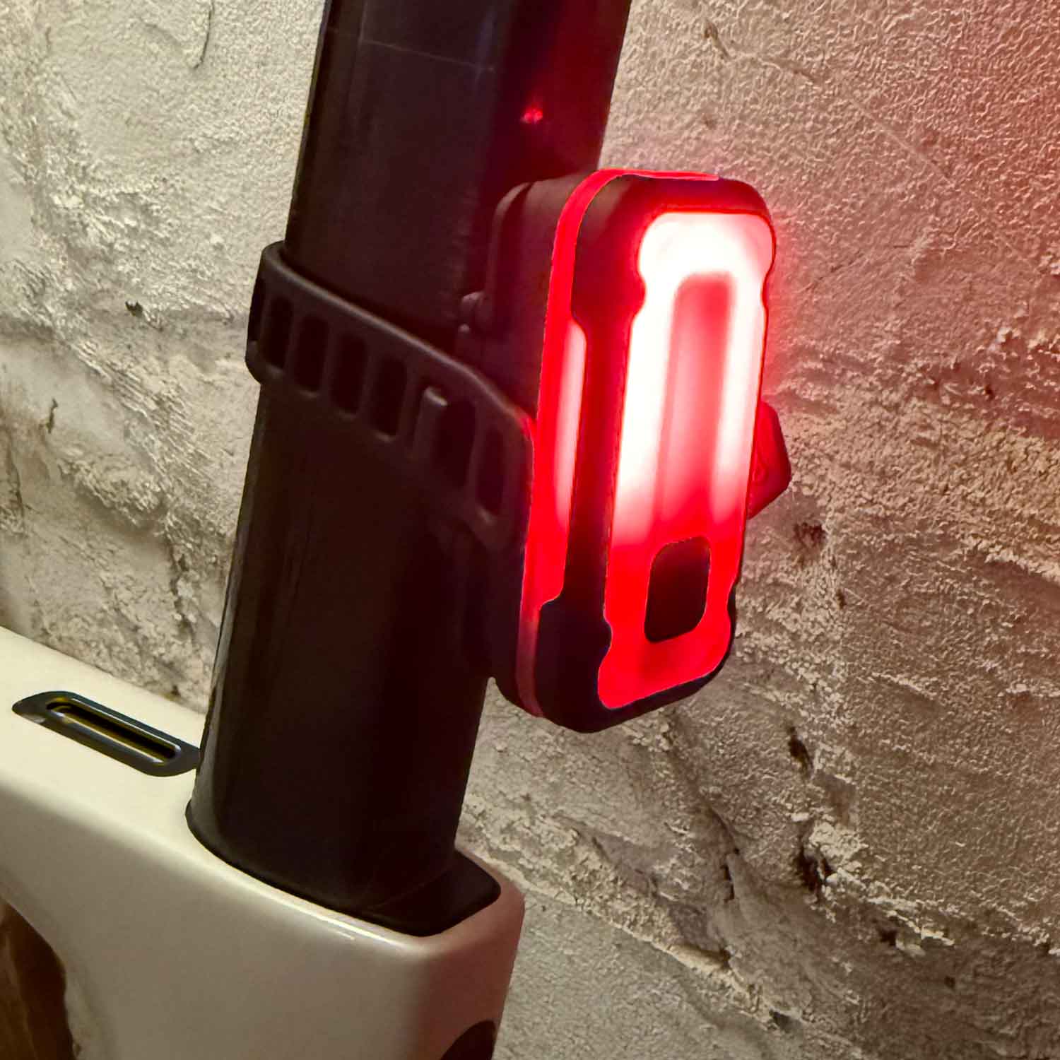 Lupine Rotlicht Pro StVZO – Smartes Fahrrad Rücklicht mit Bremslicht & USB-C