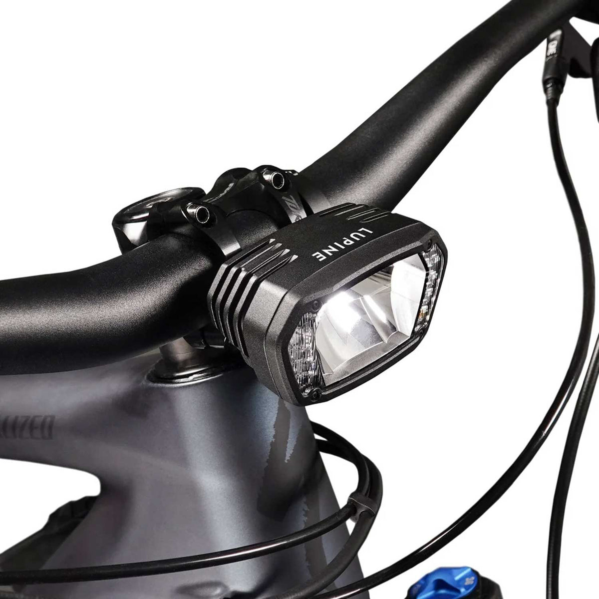 Lupine SL AX – StVZO Frontlicht mit Fernlicht, 3800 Lumen, 10.0 Ah Akku, 31,8 mm – Detailansicht