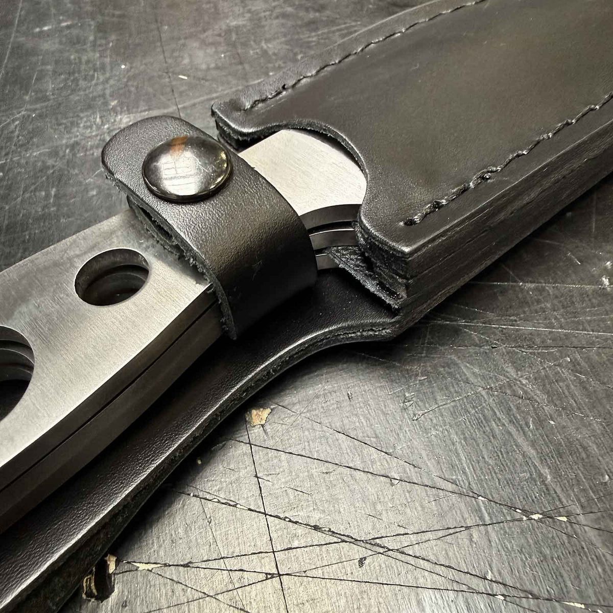 Magnum Flying Bowie Wurfmesser-Set - Detailansicht Messeretui