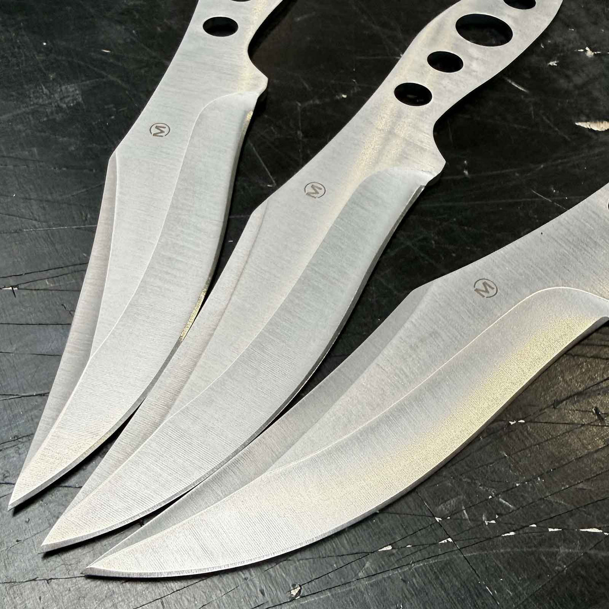 Magnum Flying Bowie Wurfmesser-Set - Detailansicht Klinge
