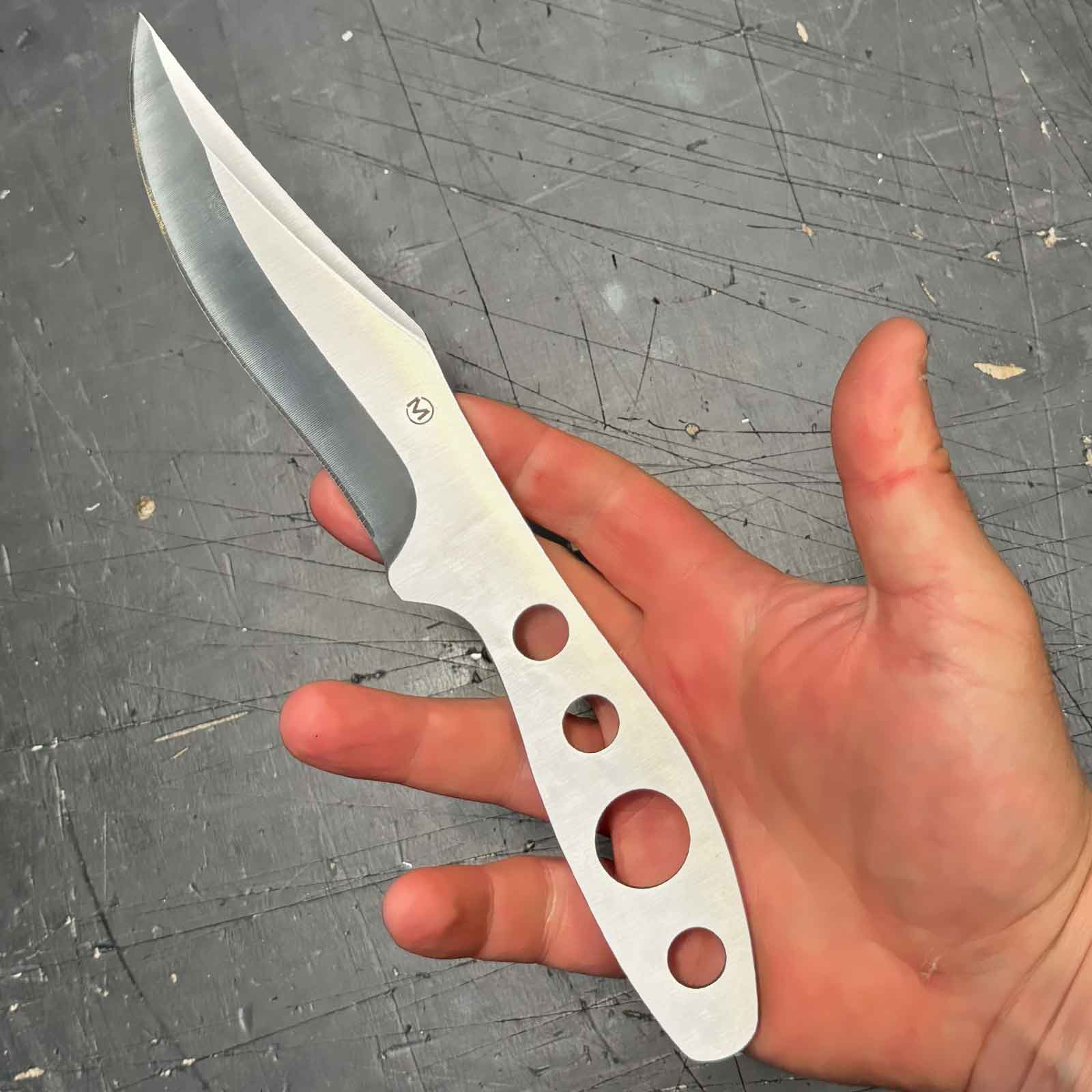 Magnum Flying Bowie Wurfmesser 26,8cm Edelstahl Set 3-teilig inkl. Lederetui – Detailansicht
