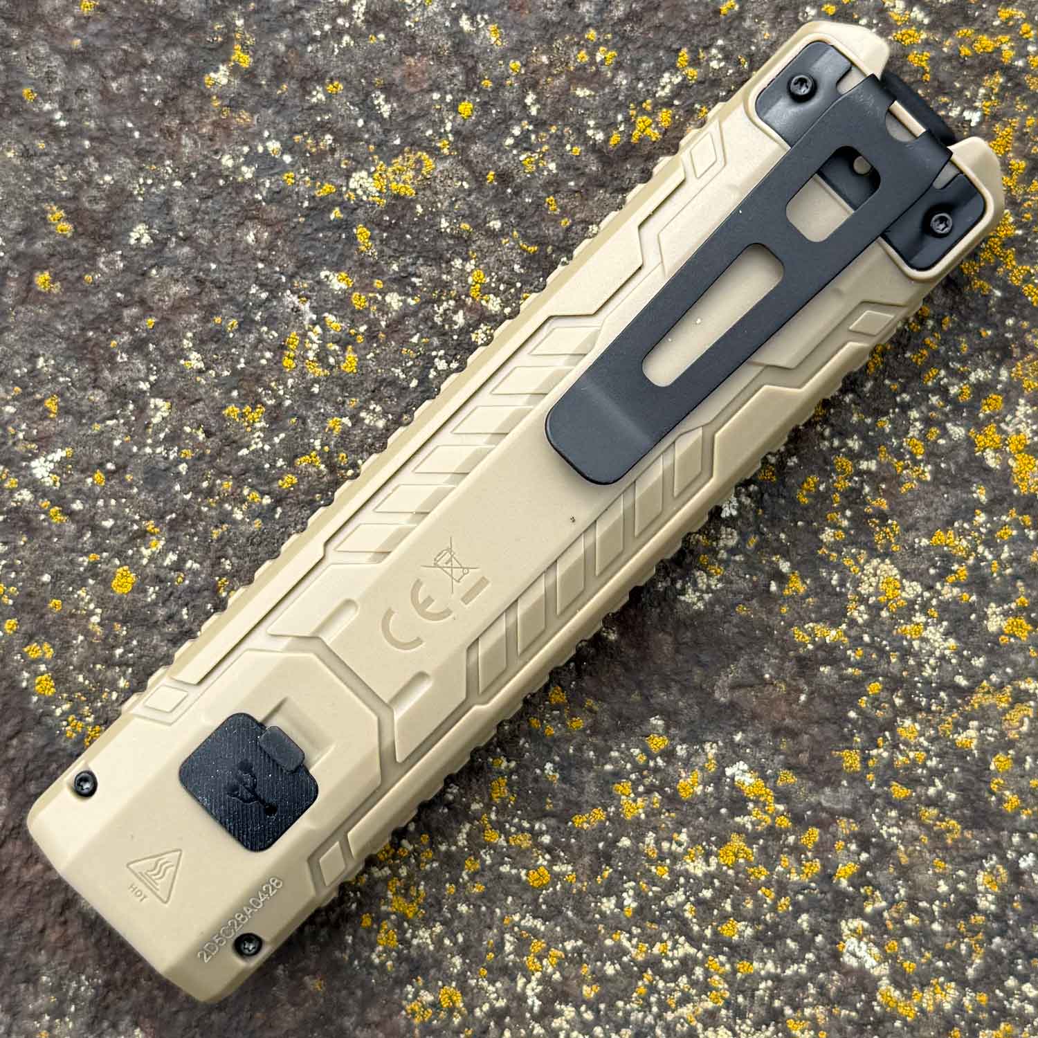 Nitecore EDC07 LED Taschenlampe in braun mit Clip