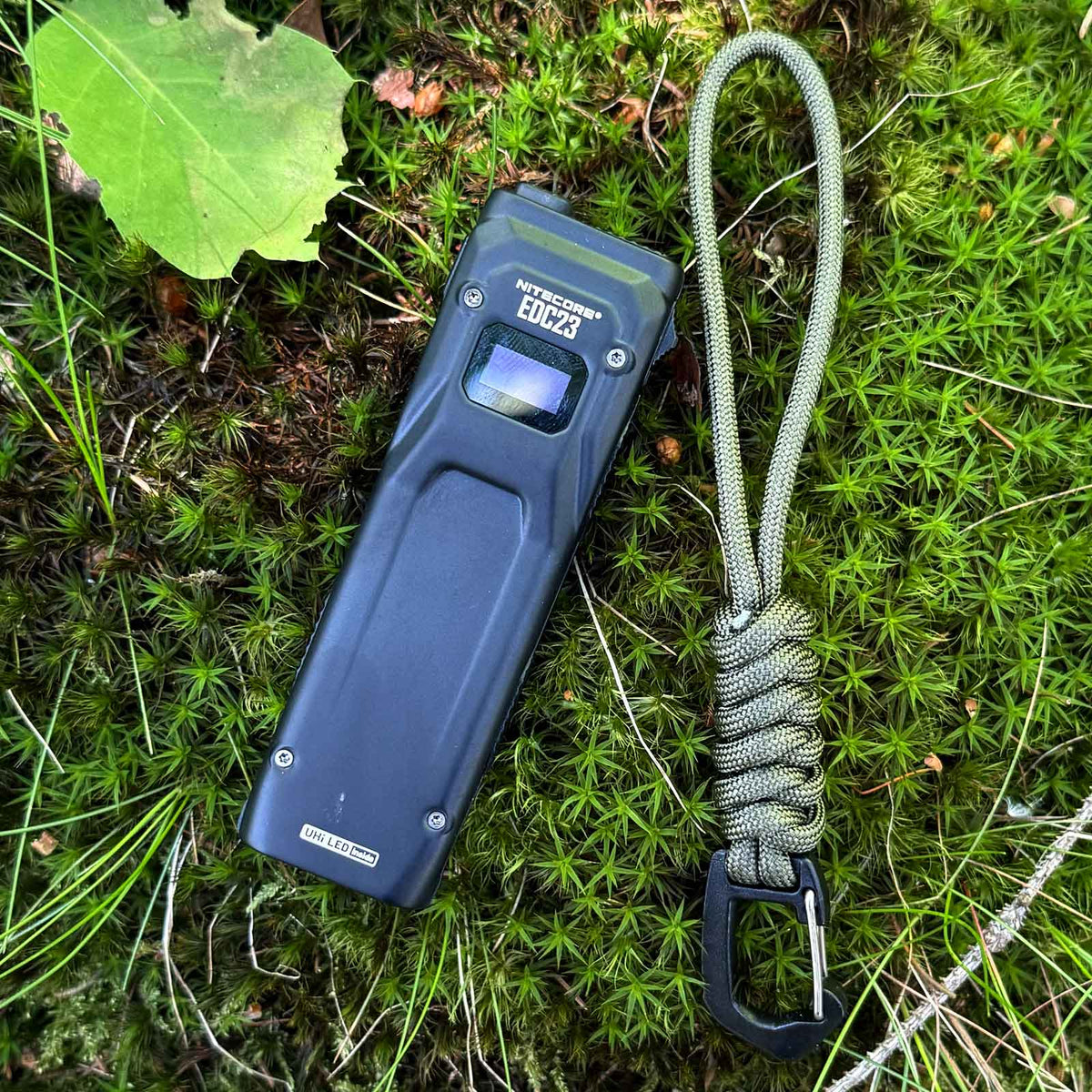 Nitecore EDC23 – flache EDC-Taschenlampe mit 2500 Lumen, OLED-Display, USB-C – LEDs und Reflektor