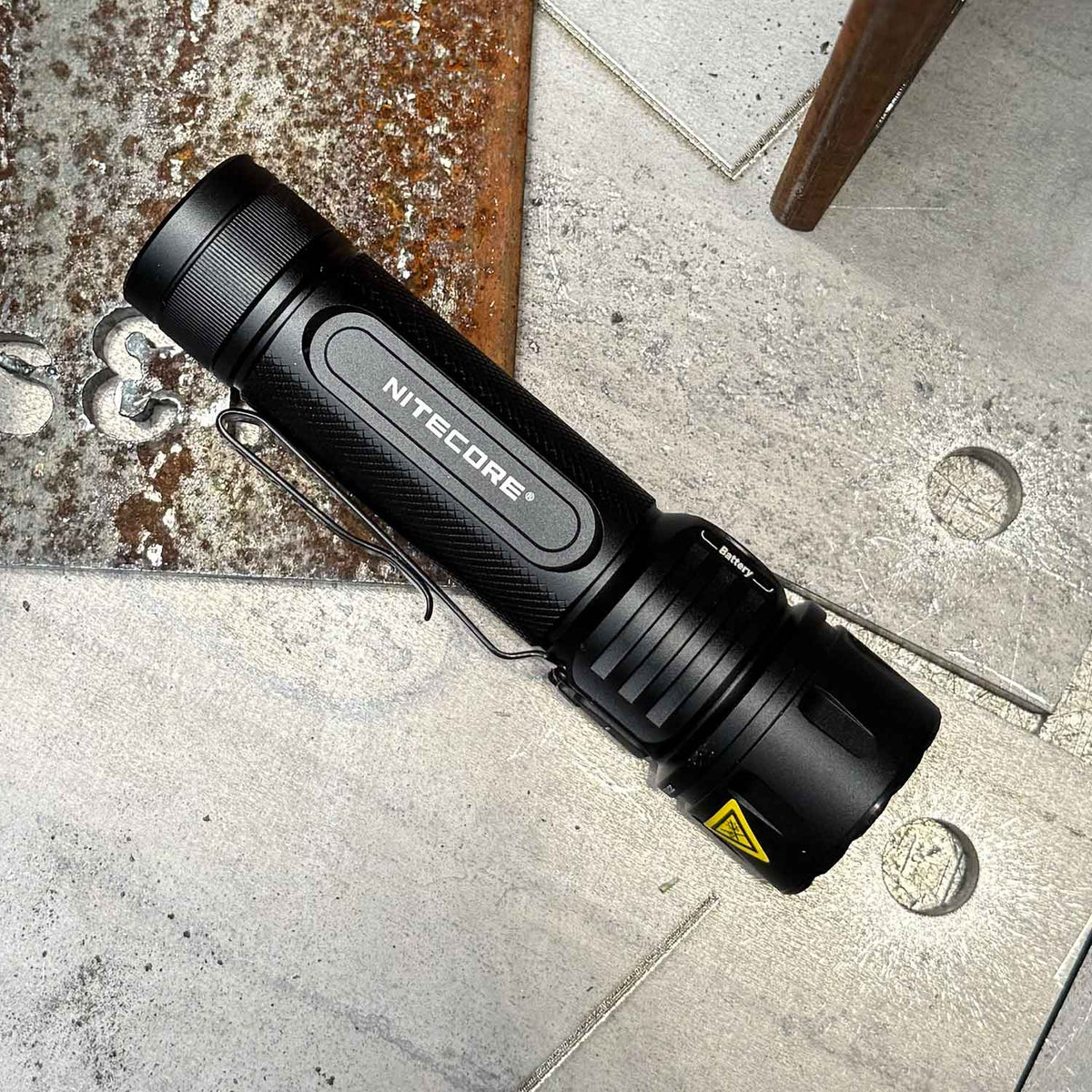 Nitecore EX7 - LED Taschenlampe mit Akku 6000 Lumen Spot- & Flutlicht USB-C – Detailansicht