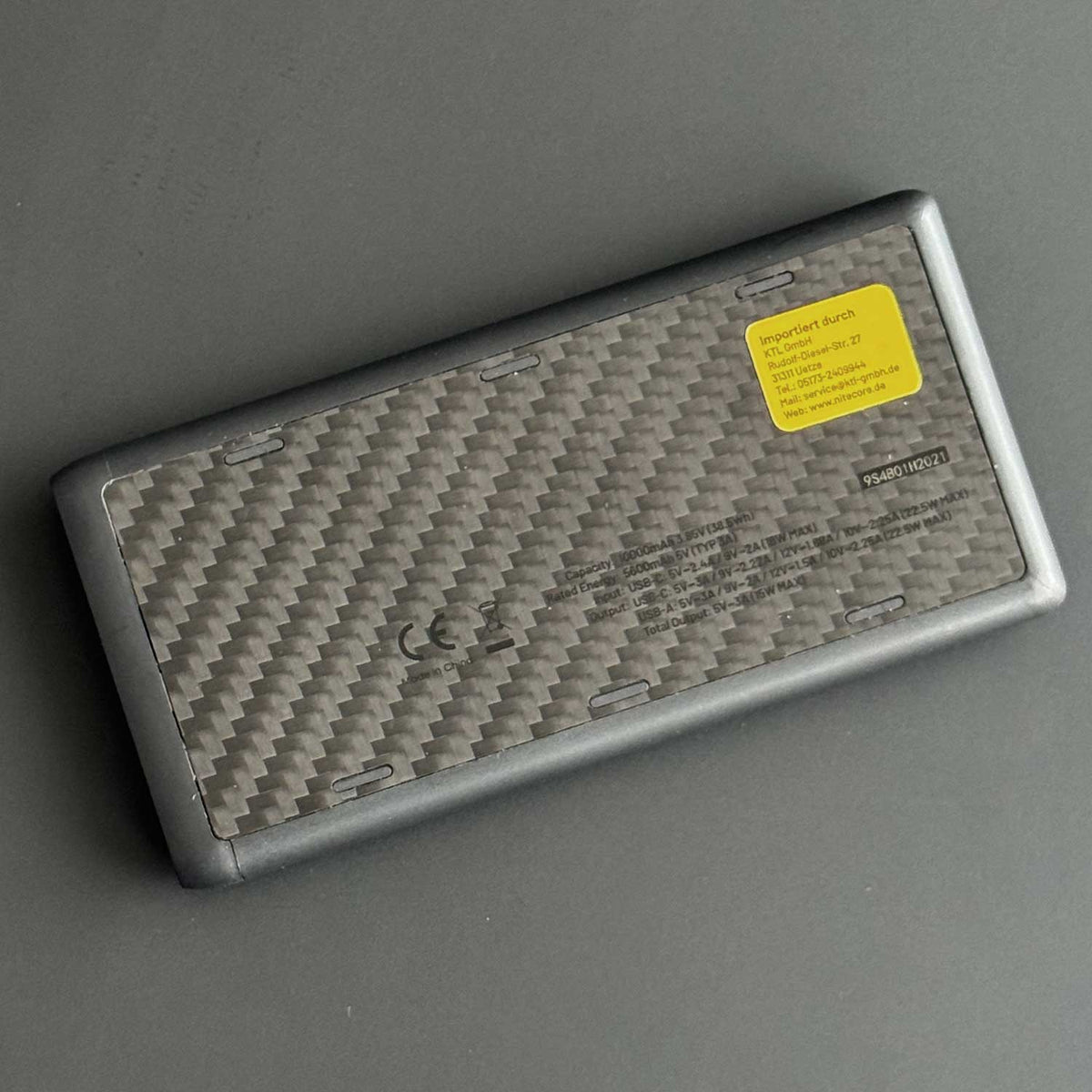 Nitecore NB Plus – 10.000mAh Carbon Powerbank mit USB-C & USB-A, PD/QC, IPX7