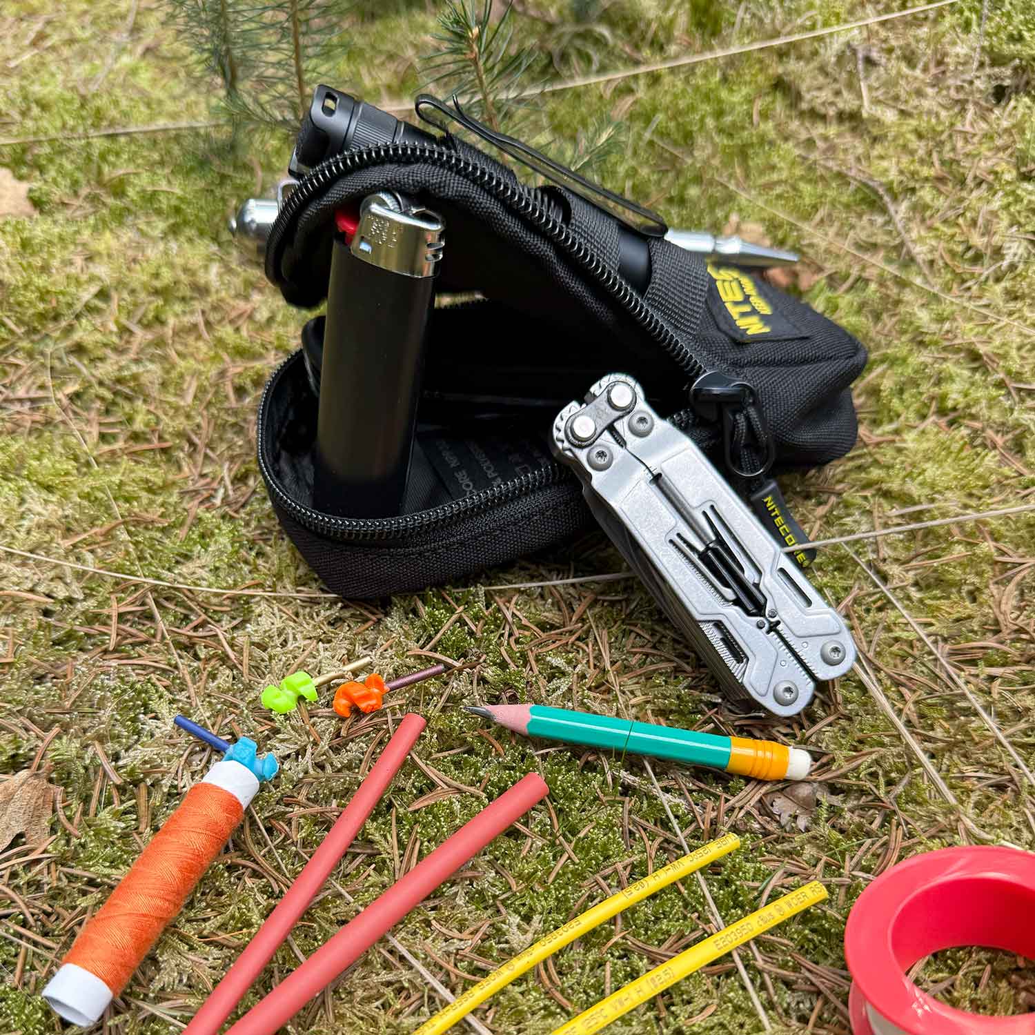 Nitecore NPP30 Pocket Pouch – kleine Outdoor Mehrzwecktasche mit Karabiner – Detailansicht