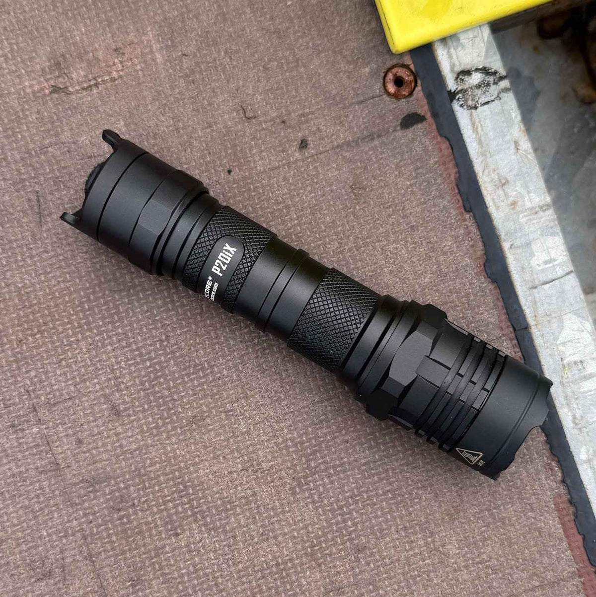 Nitecore P20iX PEL 2.0 – Polizei-Taschenlampe mit 4000 lm, Akku & USB-C