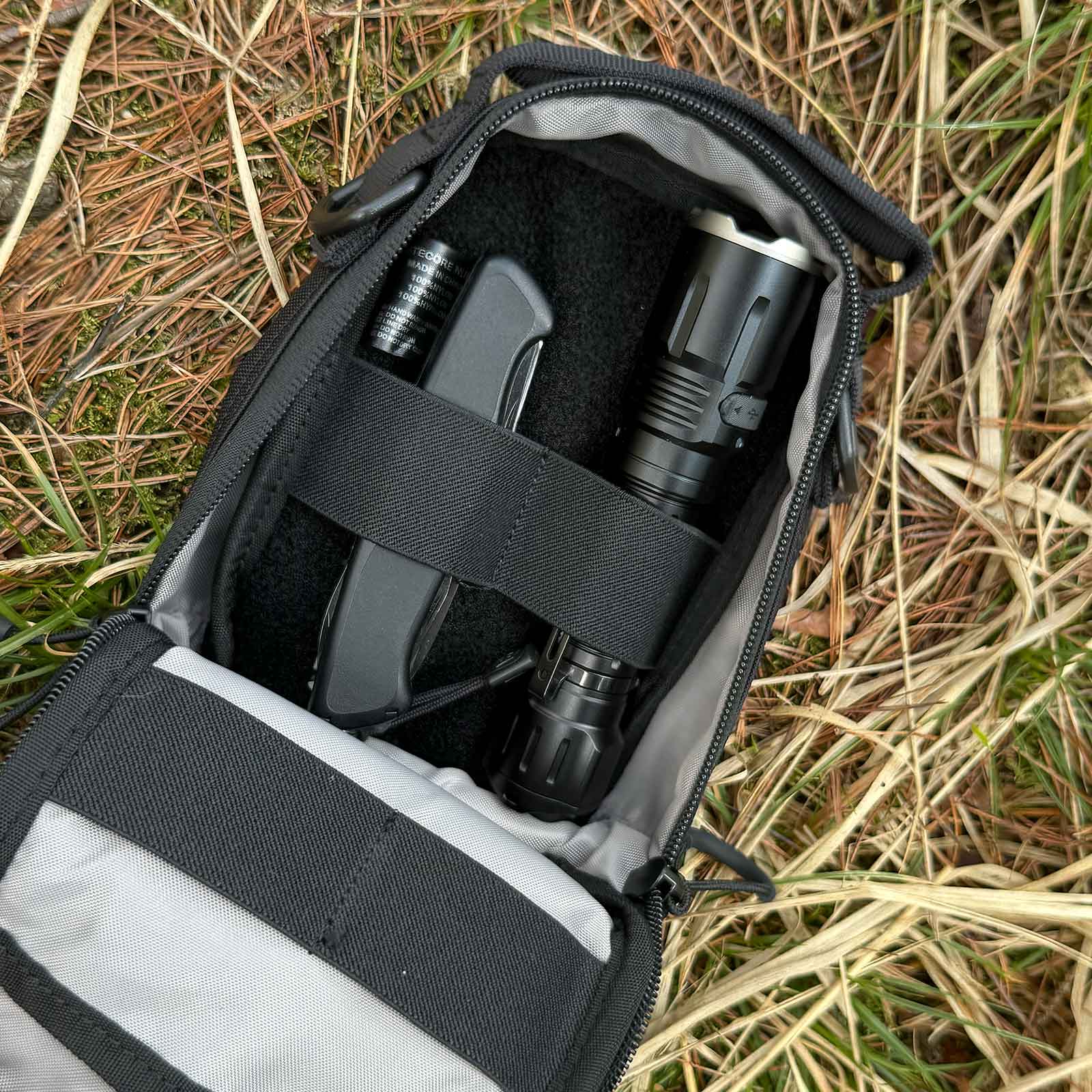 Nitecore NUP10 Tactical Utility Pouch – Tasche geöffnet - Blick nach innen